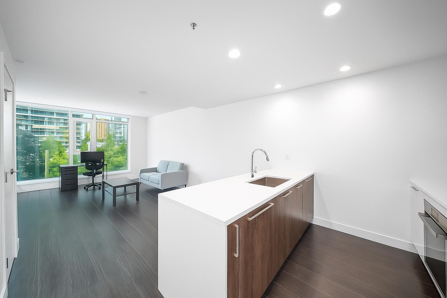 404 - 6398 Silver Avenue, Burnaby, V5H 0K7 — photo 1