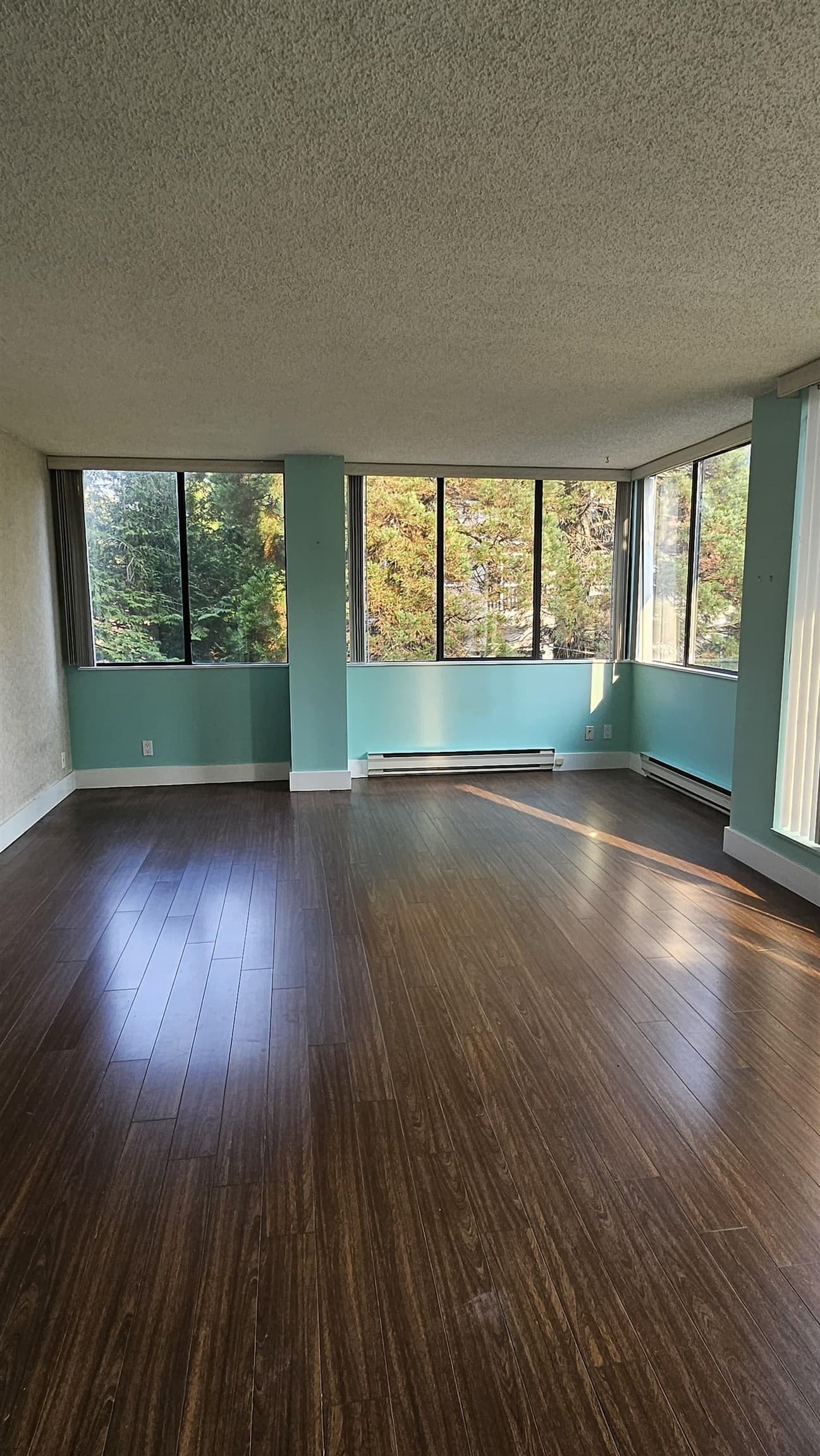 203 - 6540 Burlington Avenue, Burnaby, V5H 4G3 — photo 2