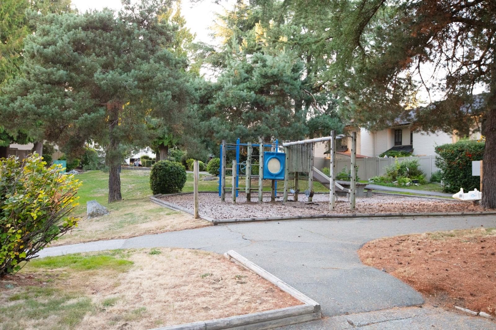 702 - 9270 122 Street, Surrey, V3V 4L5 — photo 4
