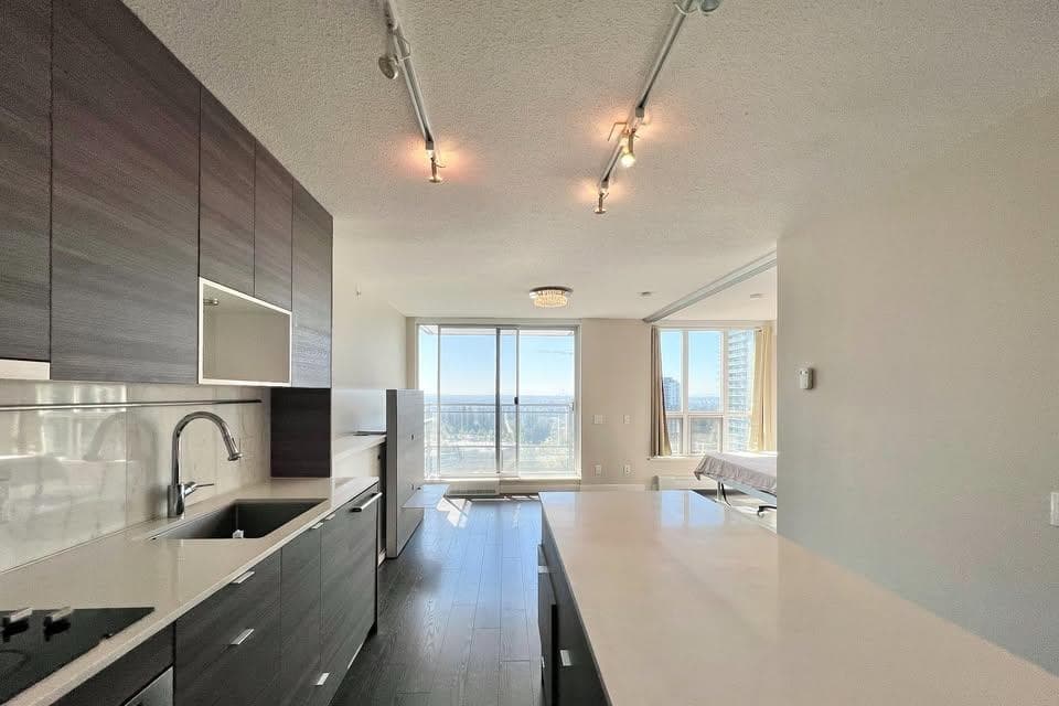 3212 - 13398 104 Avenue, Surrey, V3T 1V6 — photo 2