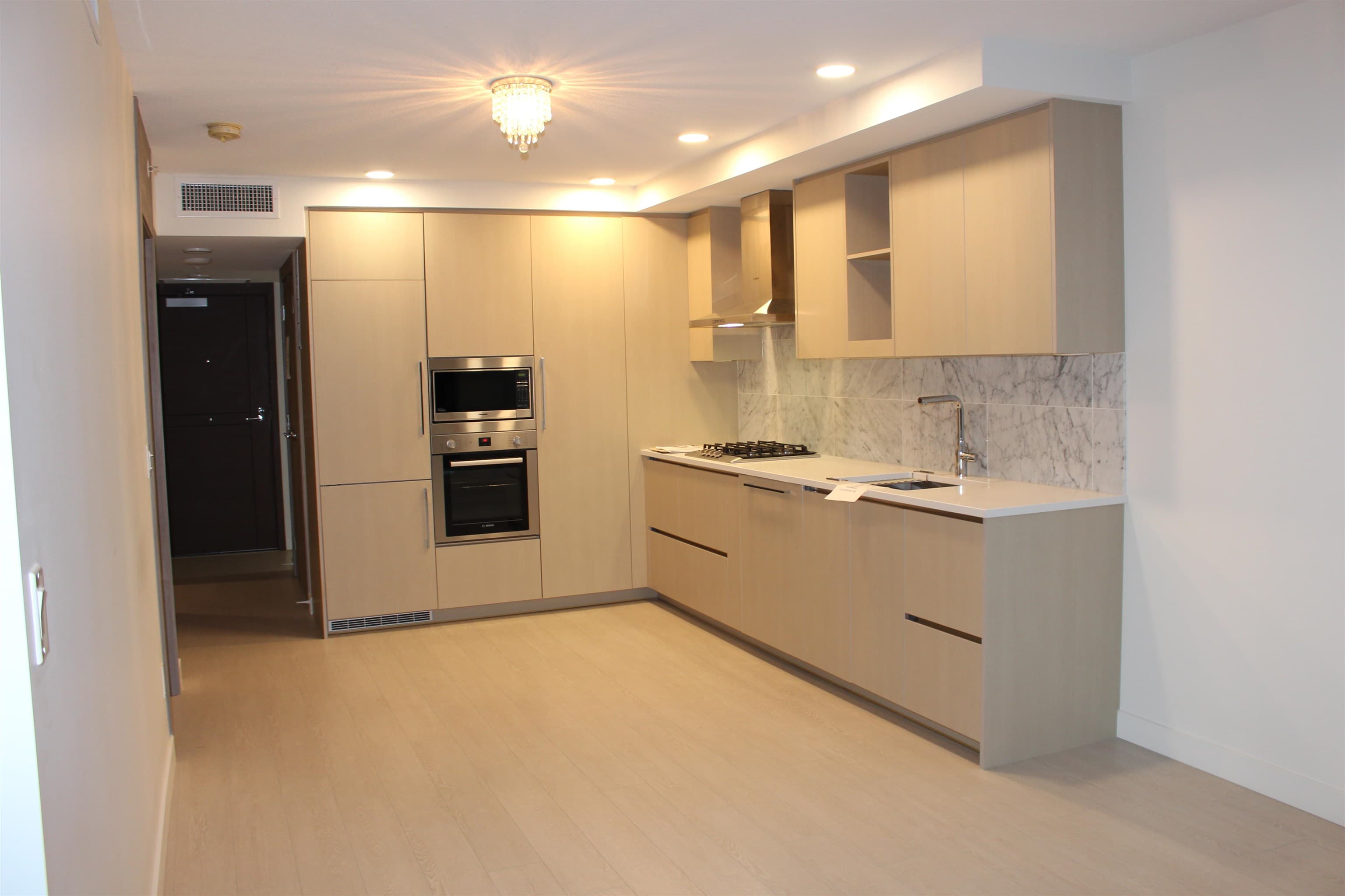 720 - 8800 Hazelbridge Way, Richmond, V6X 0S3 — photo 3