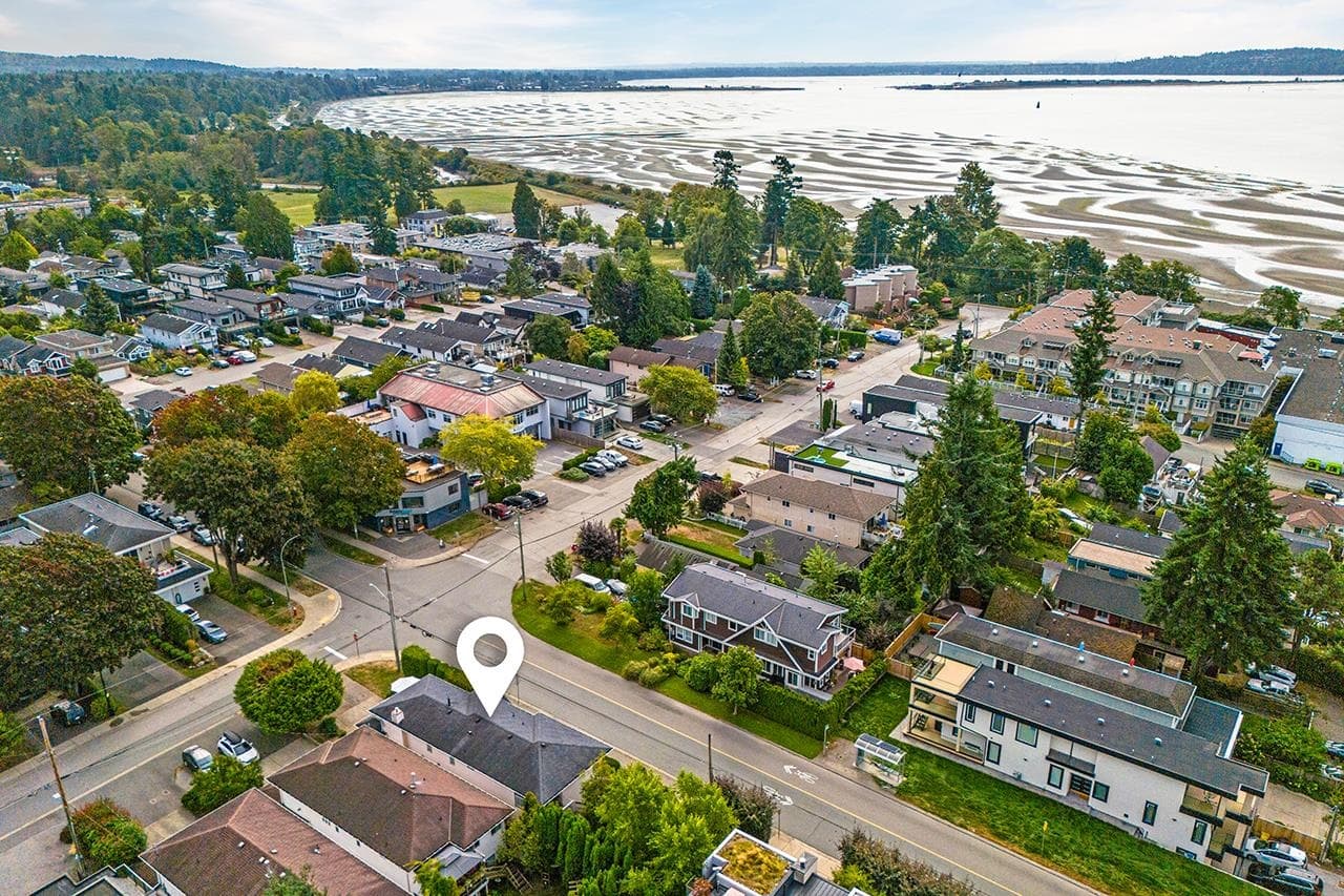 907 Maple Street, White Rock, V4B 4M4 — photo 1