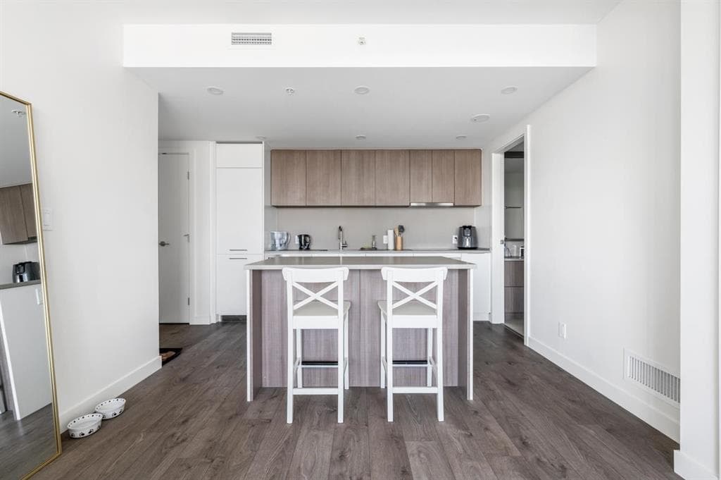 18FL - 13318 104 Avenue, Surrey, V3T 0R2 — photo 3