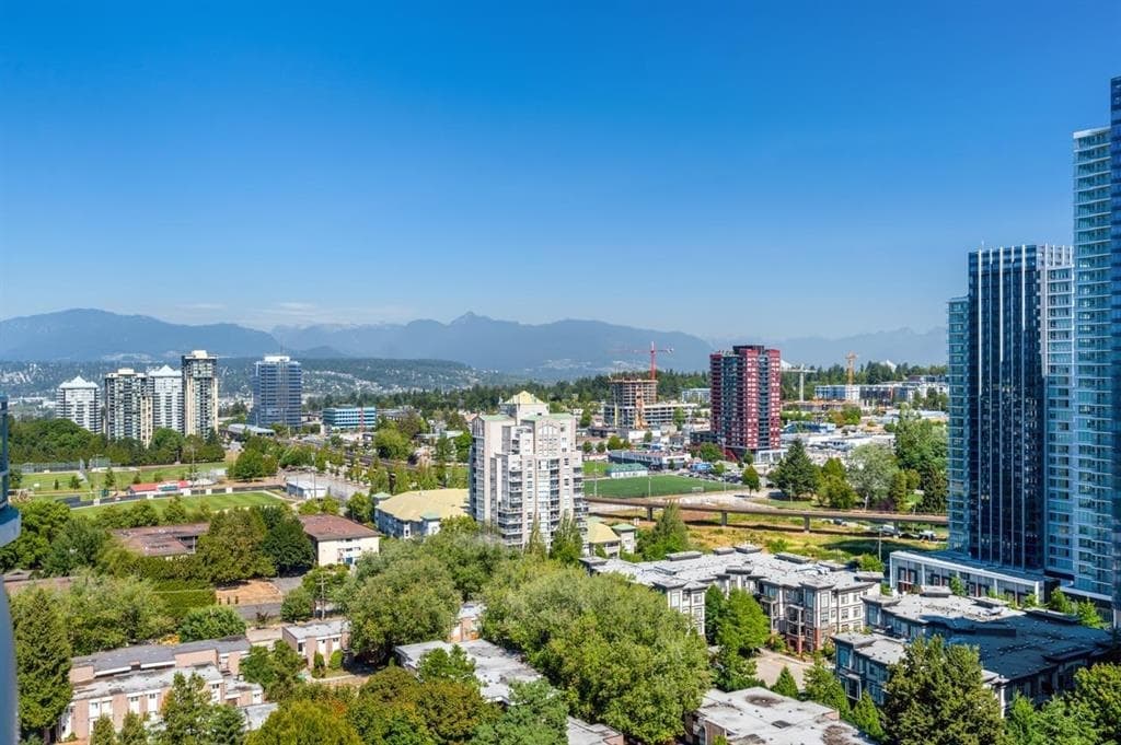 18FL - 13318 104 Avenue, Surrey, V3T 0R2 — photo 4