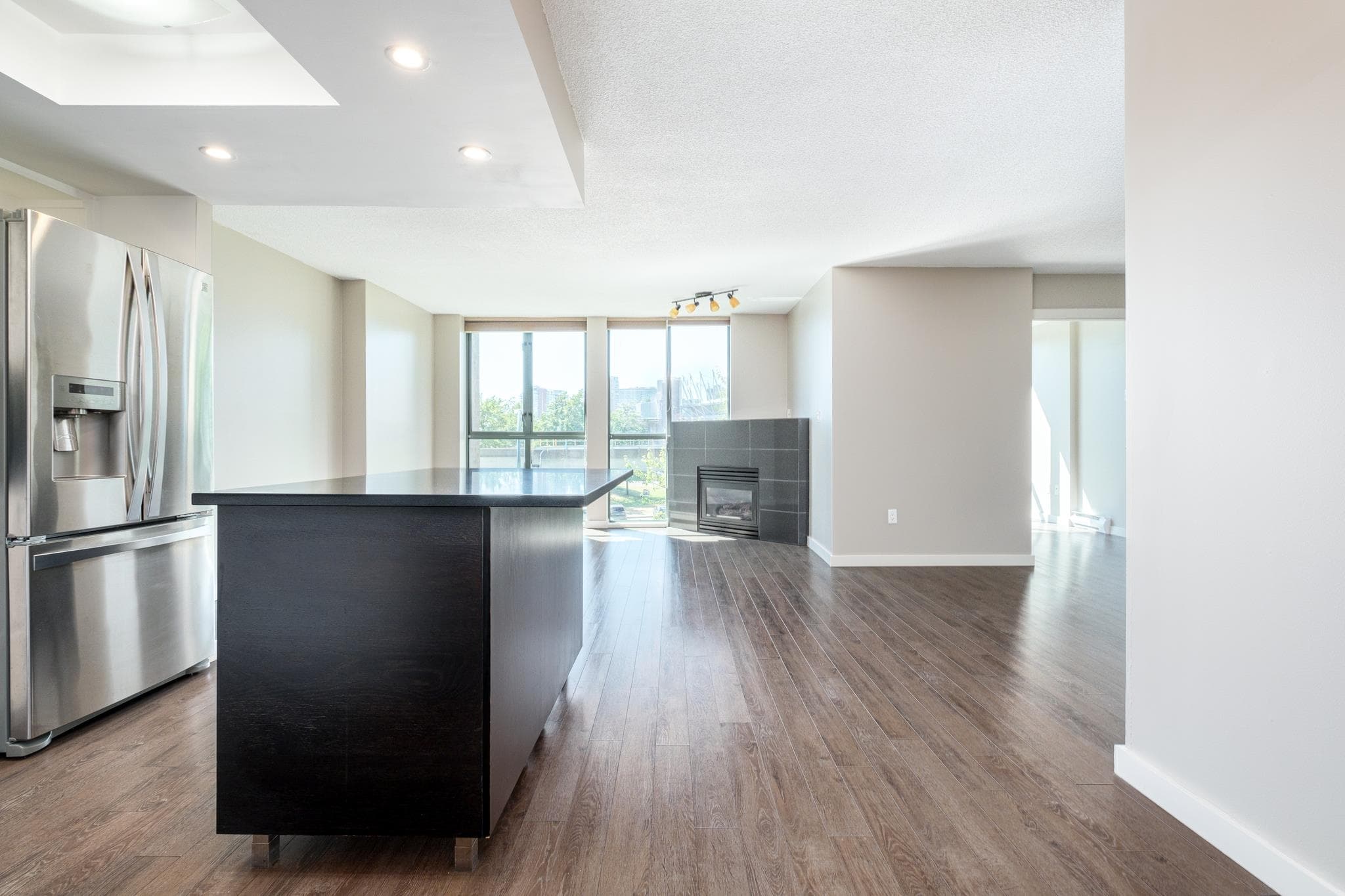 206 - 1088 Quebec Street, Vancouver, V6A 4H2 — photo 2