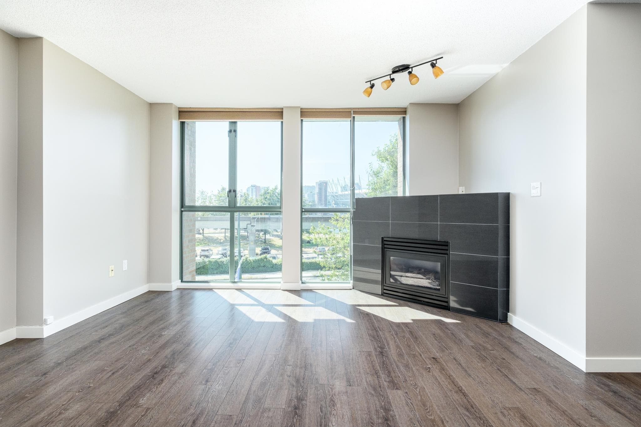 206 - 1088 Quebec Street, Vancouver, V6A 4H2 — photo 4