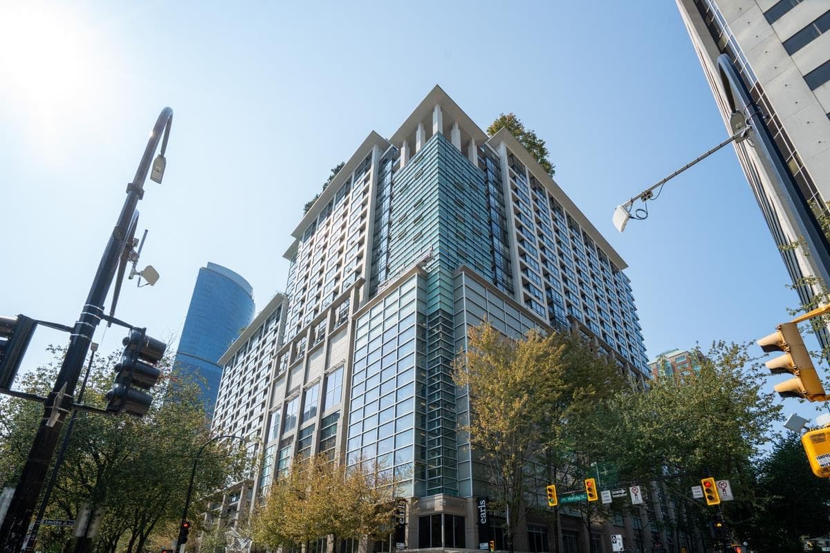 1008 - 933 Hornby Street, Vancouver, V6Z 3G4 — photo 1