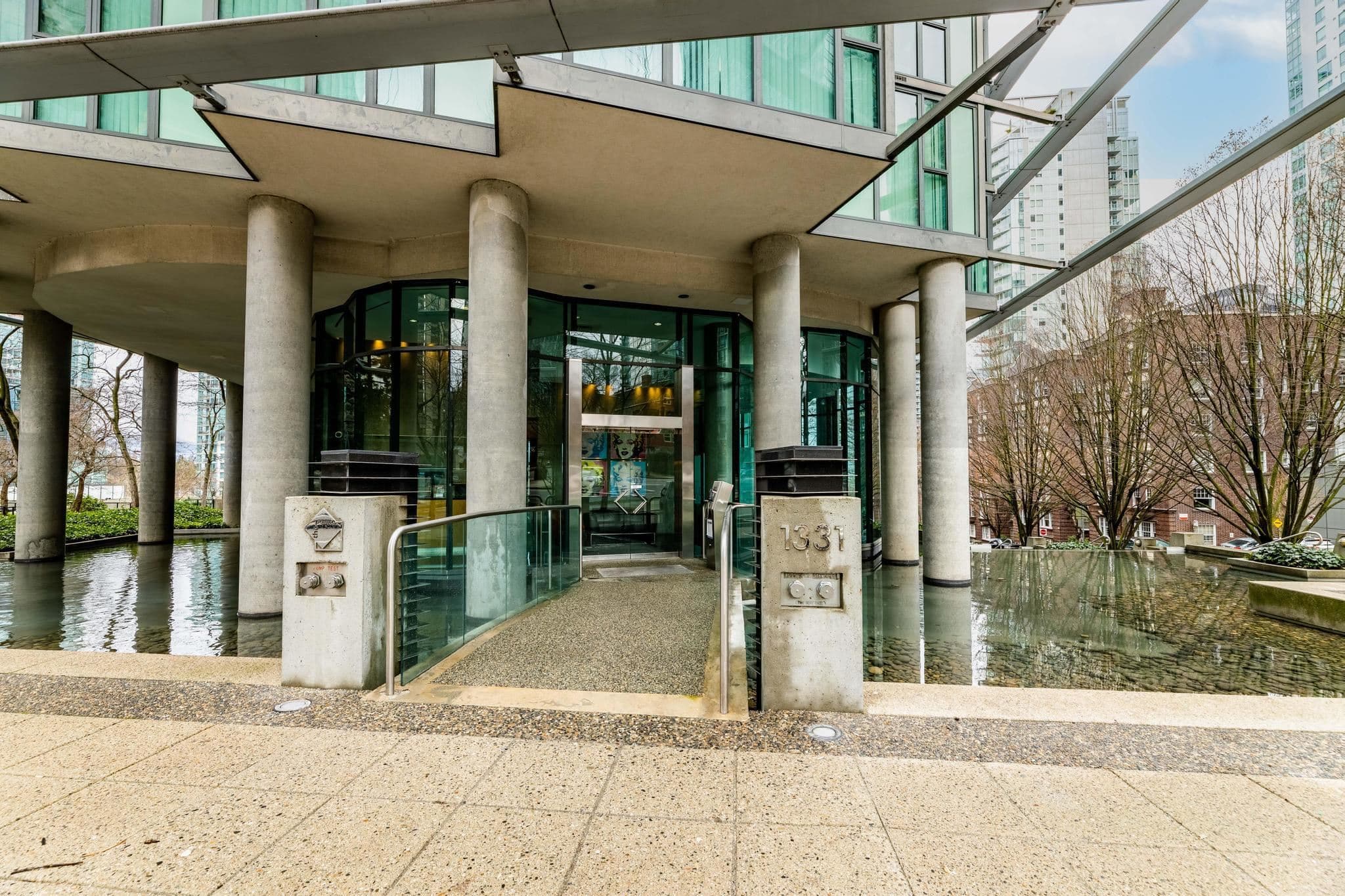 509 - 1331 West Georgia Street, Vancouver, V6E 4P1 — photo 3