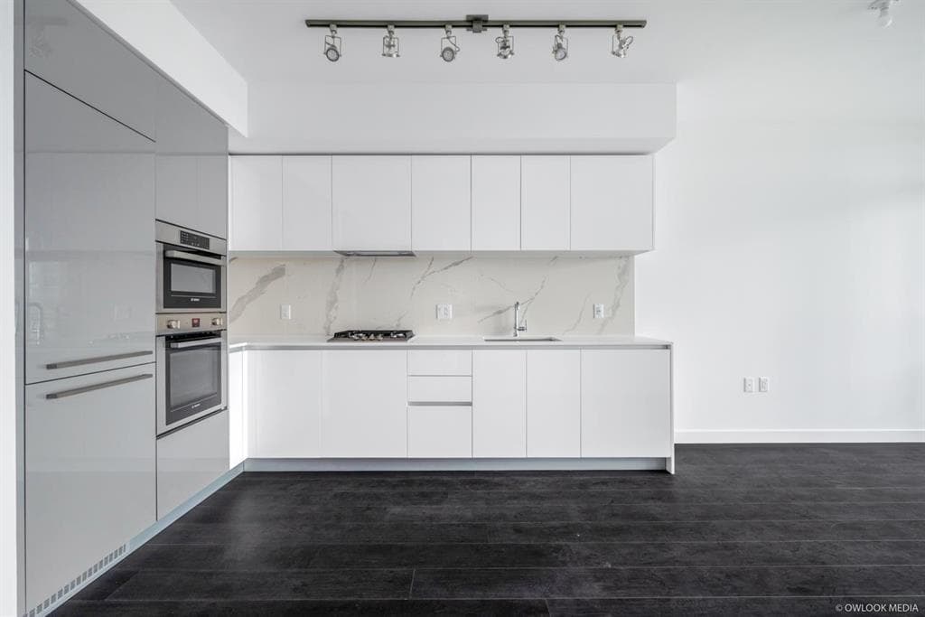 2103 - 2085 Skyline Court, Burnaby, V5C 0M6 — photo 5