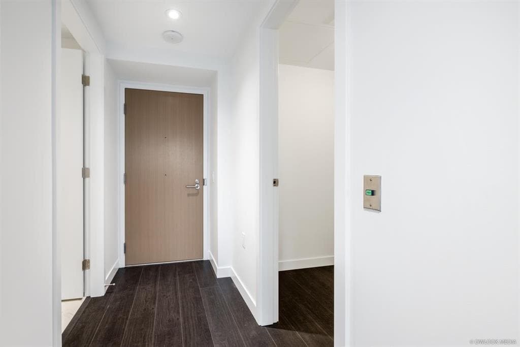 2103 - 2085 Skyline Court, Burnaby, V5C 0M6 — photo 3