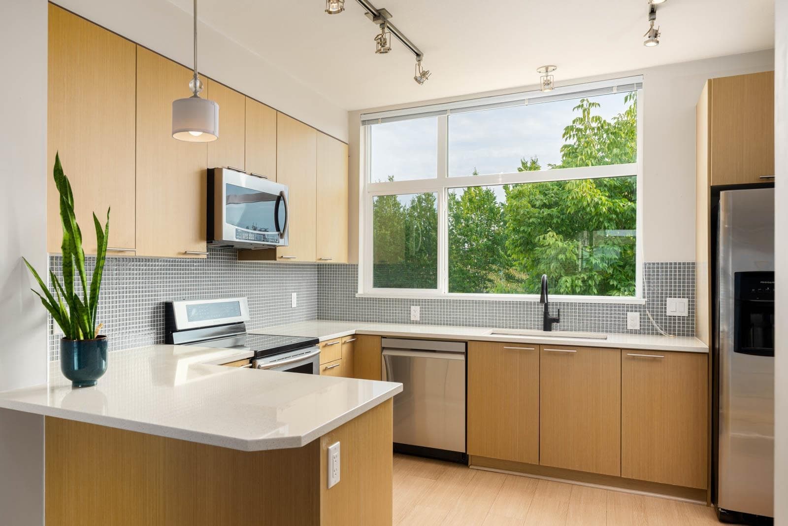 76 - 16222 23a Avenue, Surrey, V3Z 6P4 — photo 2