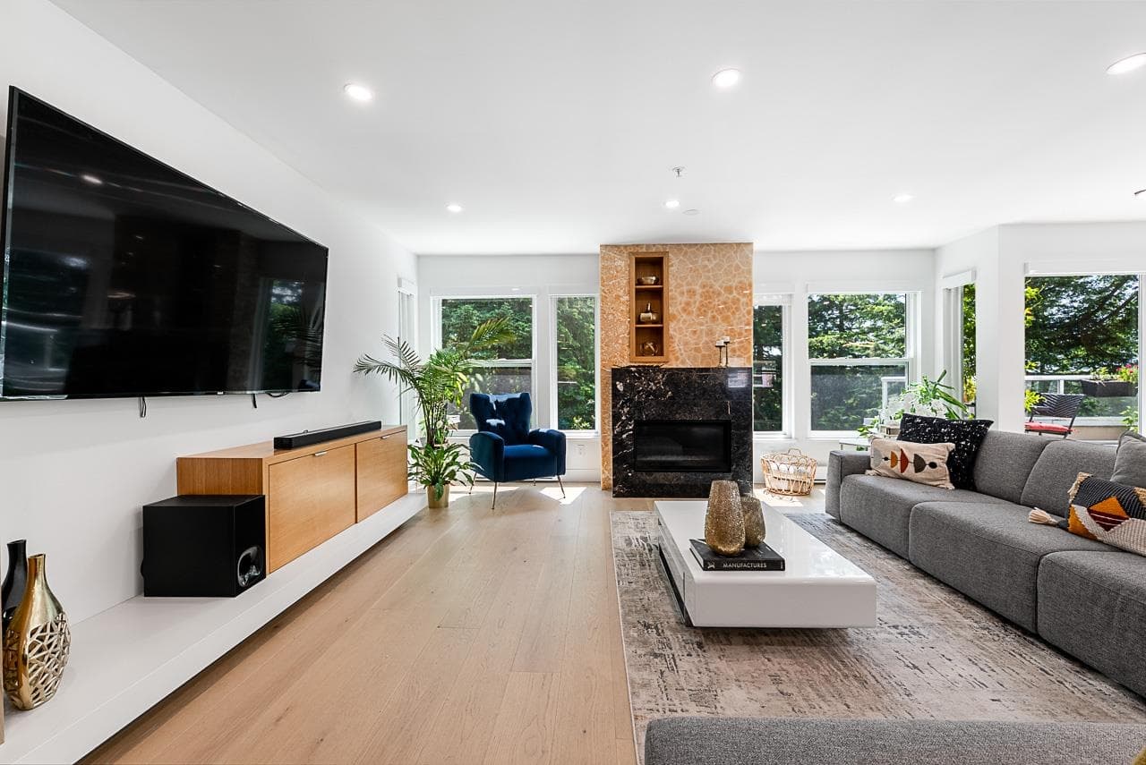 11 - 2425 Edgemont Boulevard, North Vancouver, V7P 2L2 — photo 2