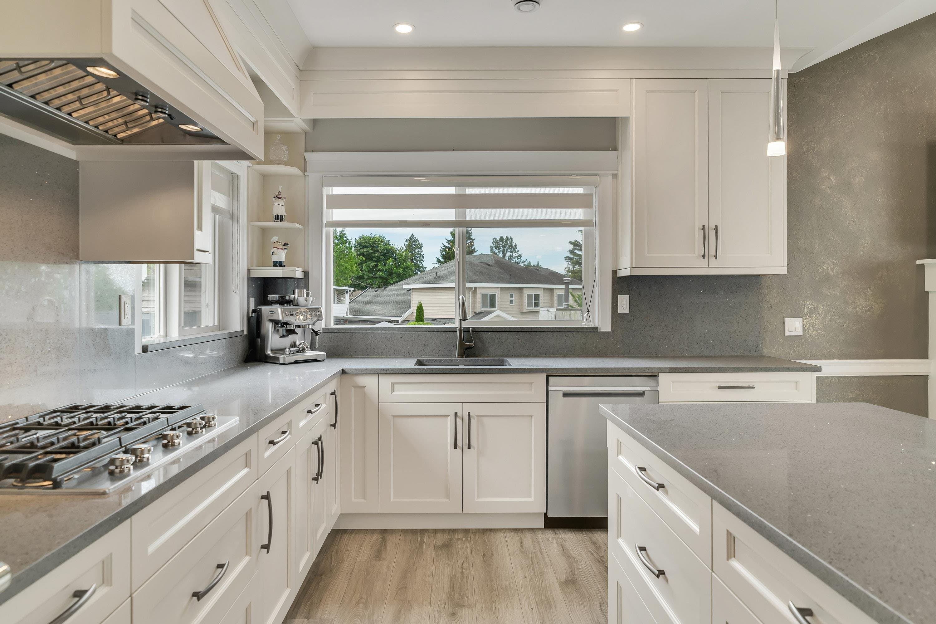 11554 92a Avenue, Delta, V4C 3M7 — photo 3
