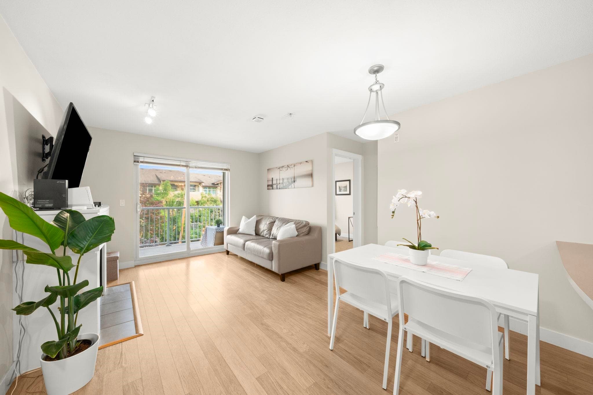 305 - 19388 65 Avenue, Surrey, V4N 5S1 — photo 2