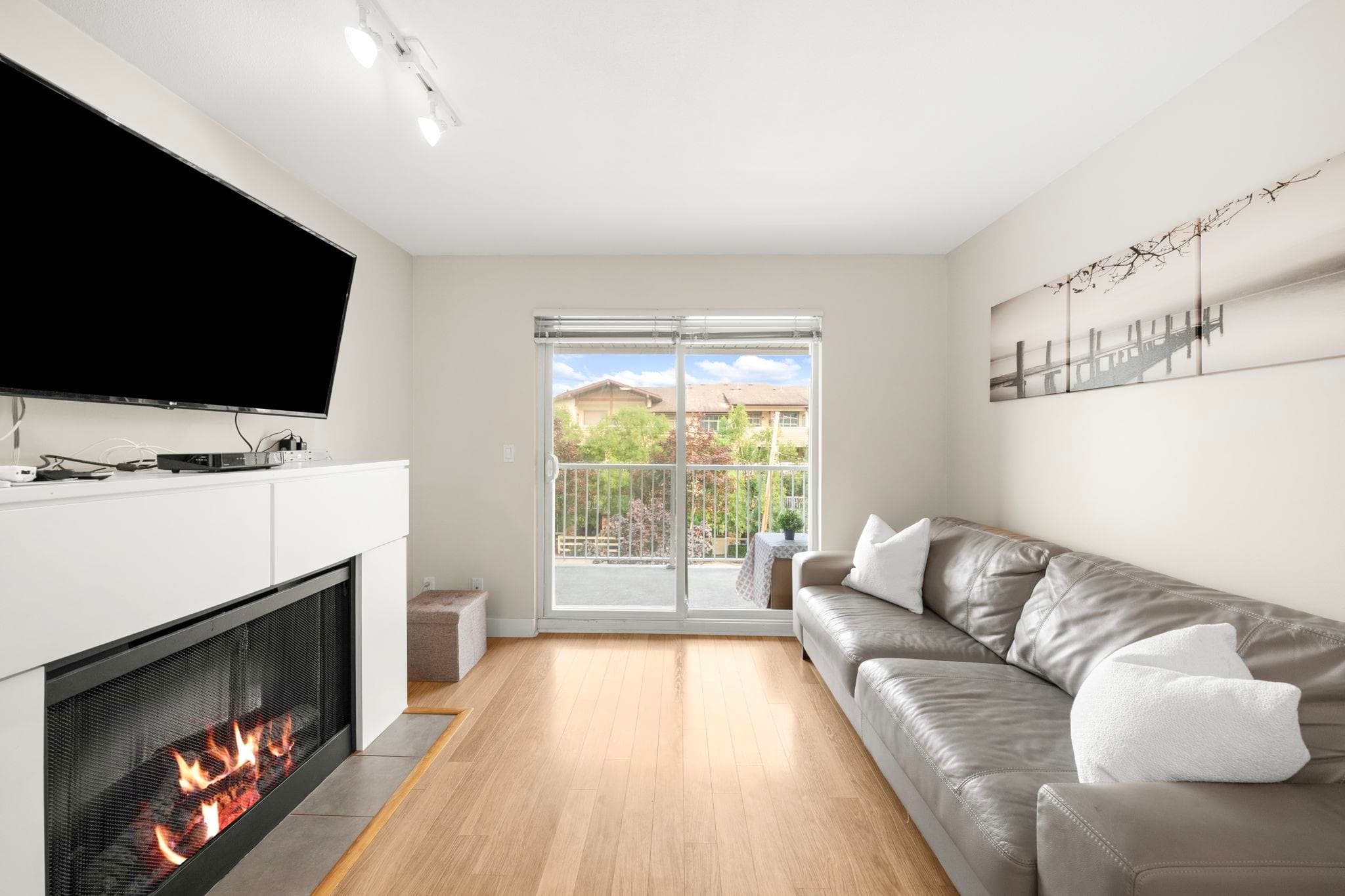 305 - 19388 65 Avenue, Surrey, V4N 5S1 — photo 4
