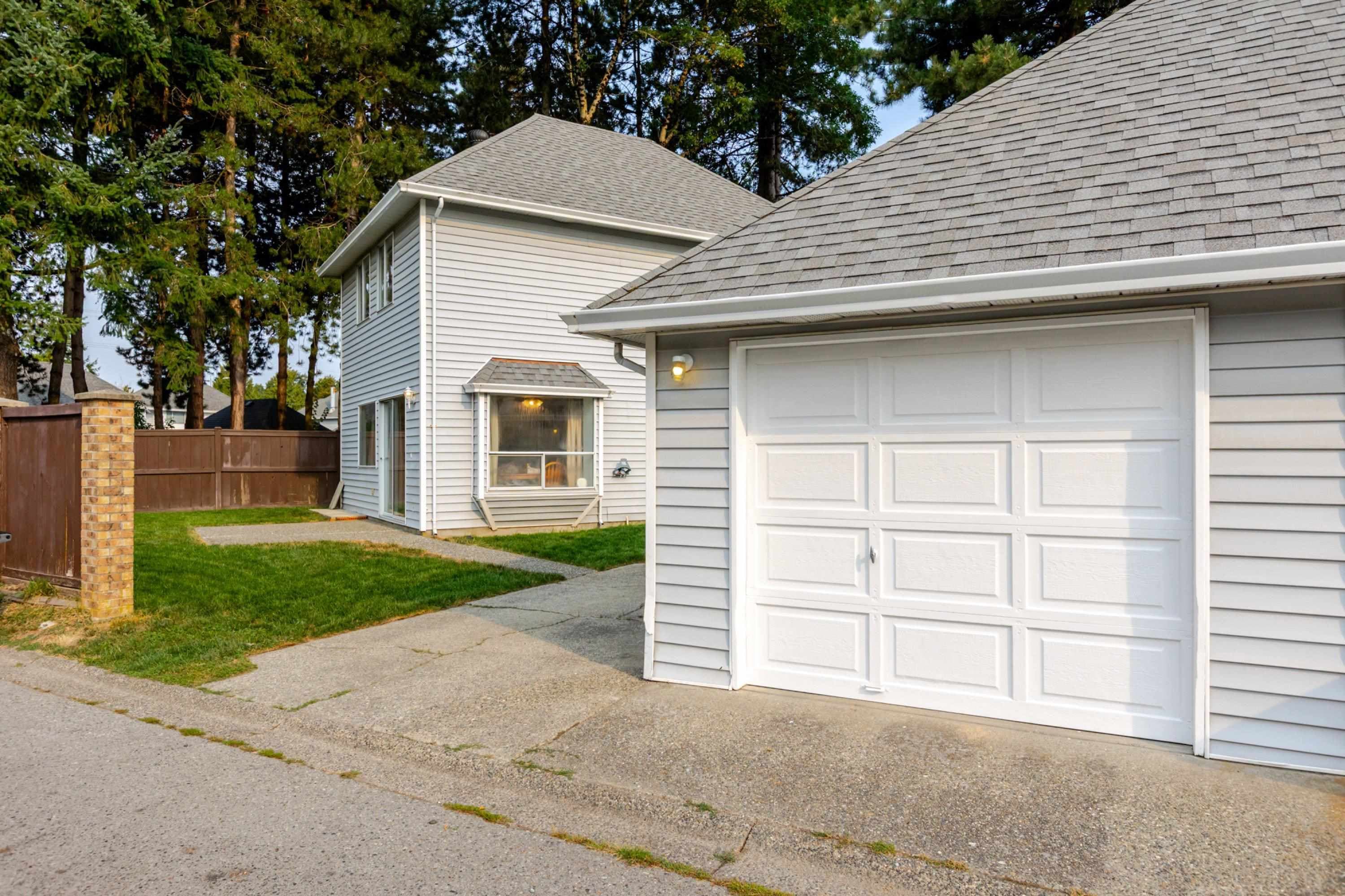 12842 72b Avenue, Surrey, V3W 9B9 — photo 5