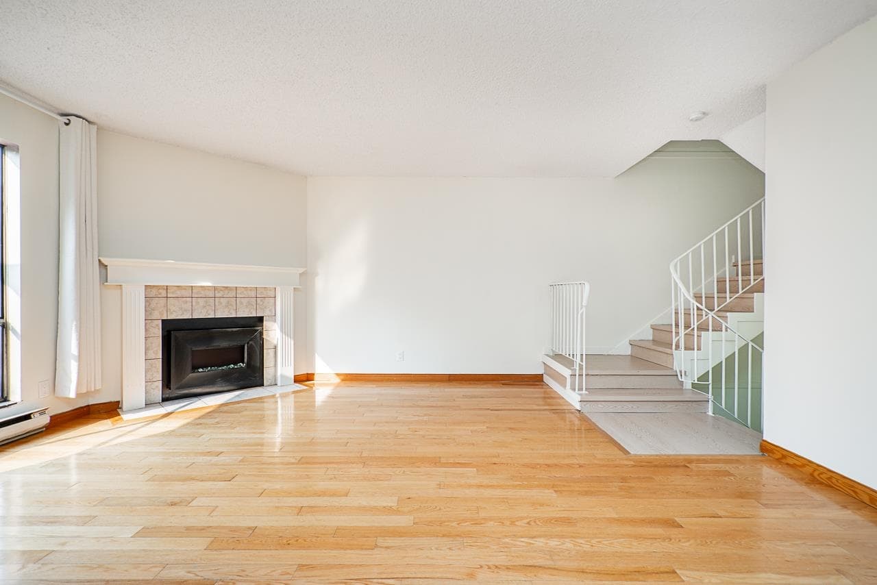 10570 Holly Park Lane, Surrey, V3R 6X9 — photo 2