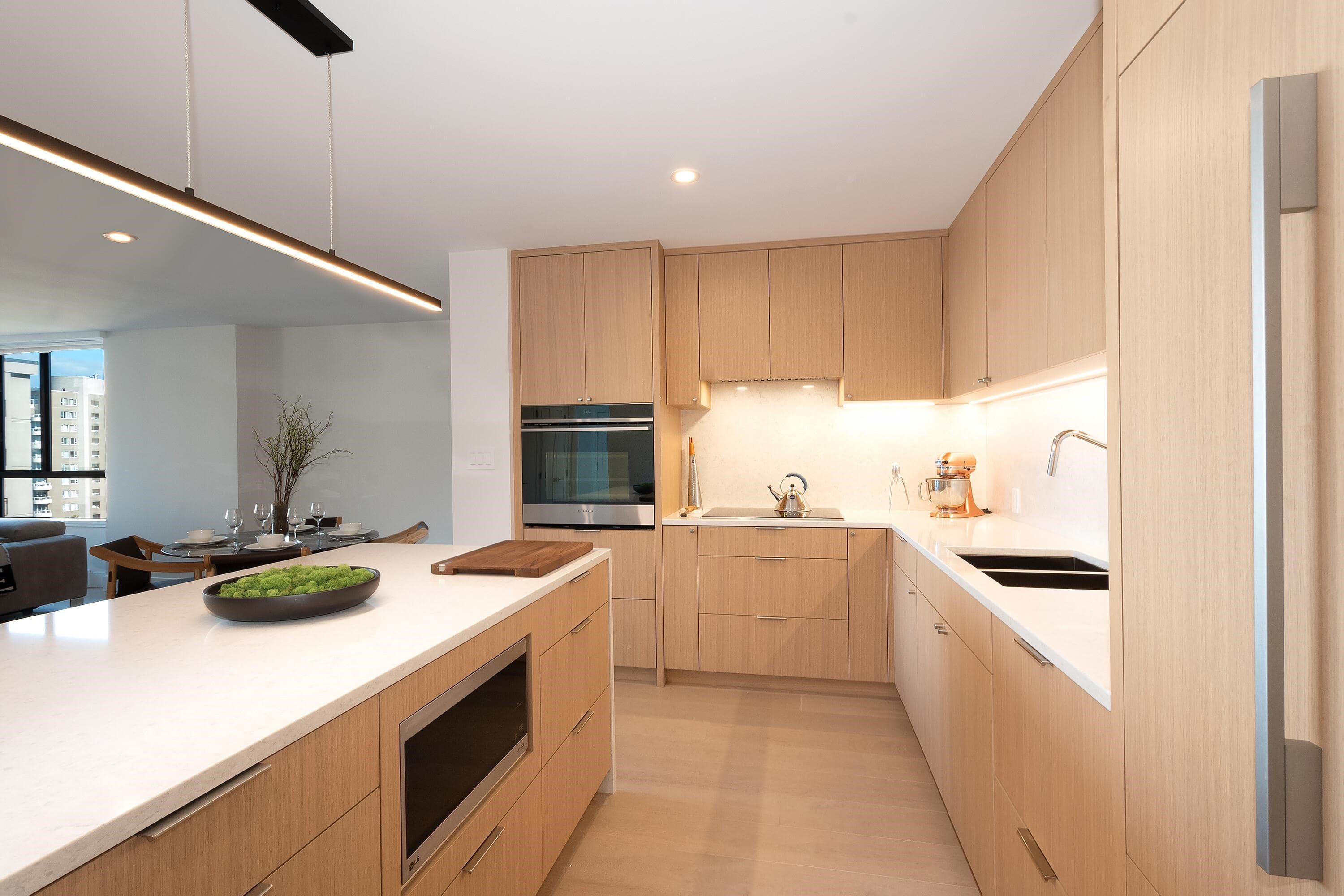 902 - 1860 Robson Street, Vancouver, V6G 3C1 — photo 2