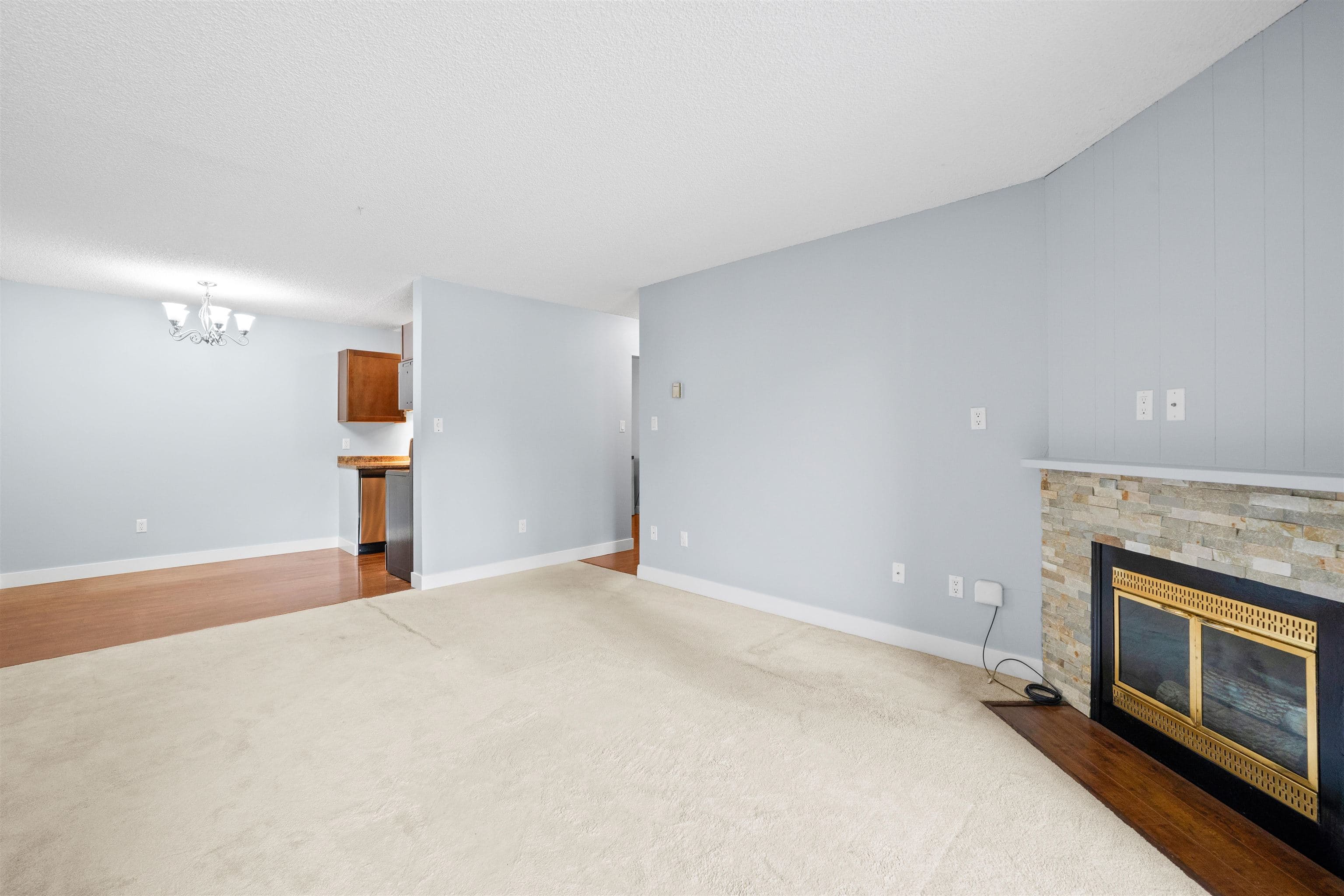 201 - 3901 Carrigan Court, Burnaby, V3N 4K1 — photo 5