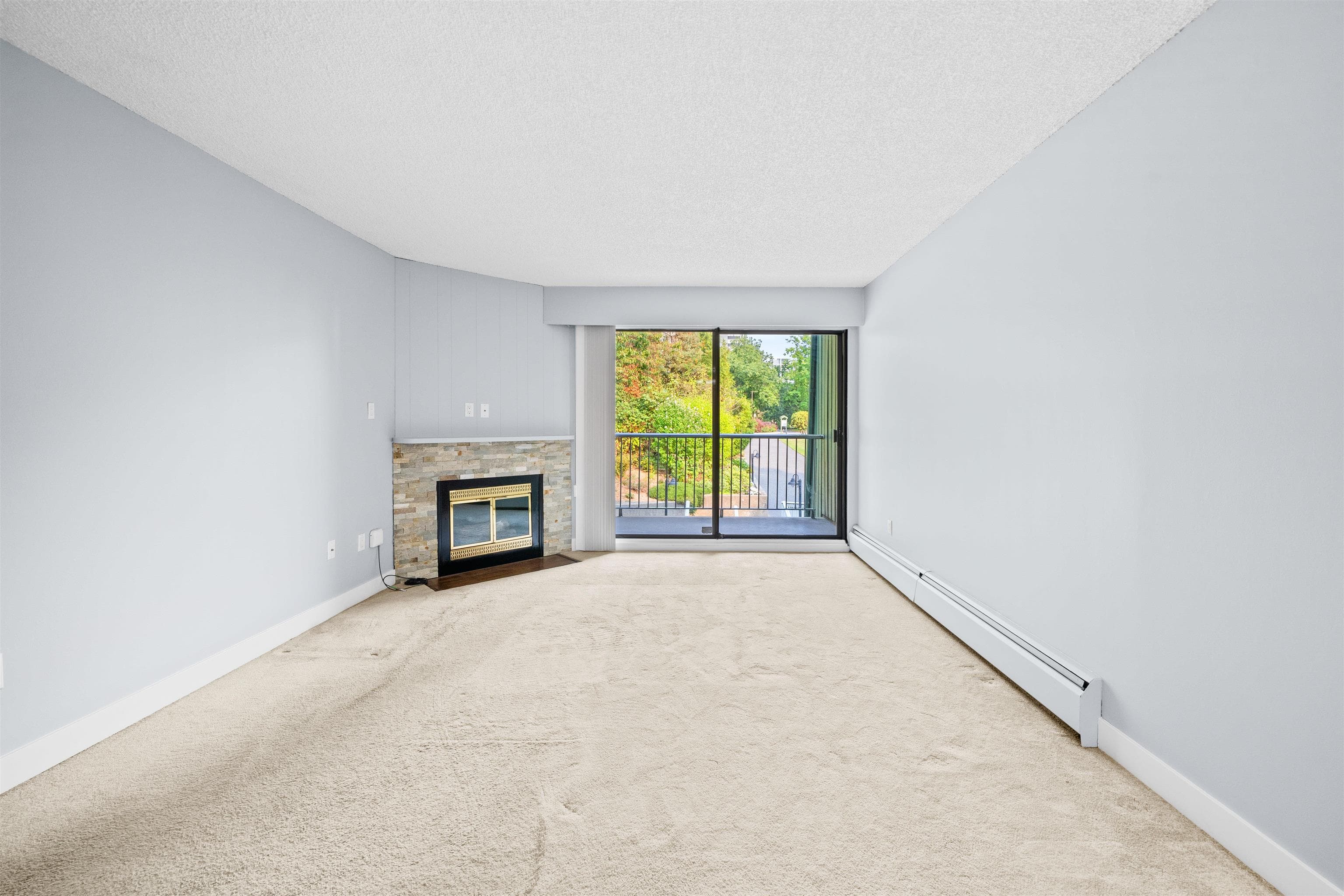 201 - 3901 Carrigan Court, Burnaby, V3N 4K1 — photo 4
