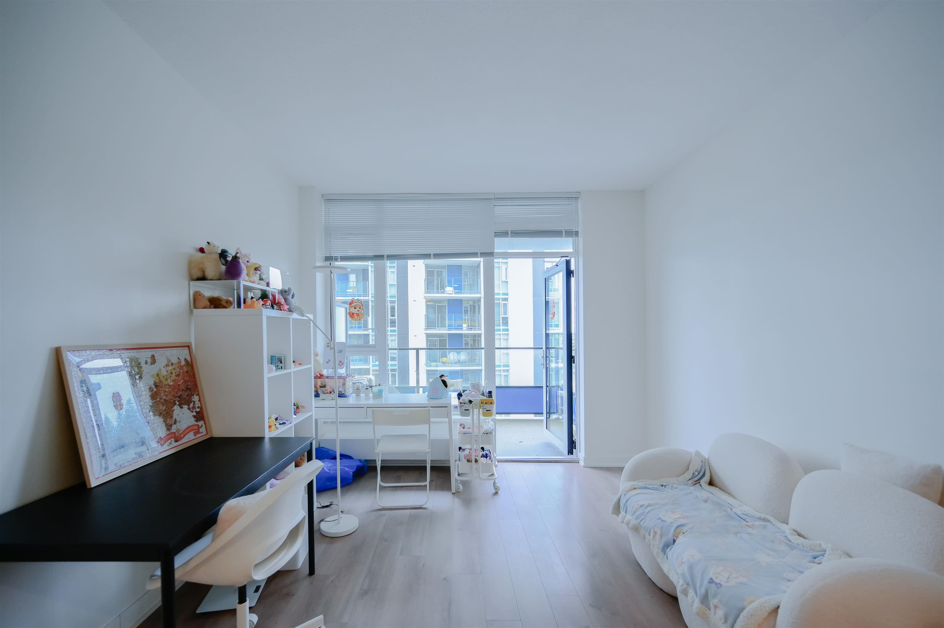 801 - 8850 University Crescent, Burnaby, V5A 4Y8 — photo 2