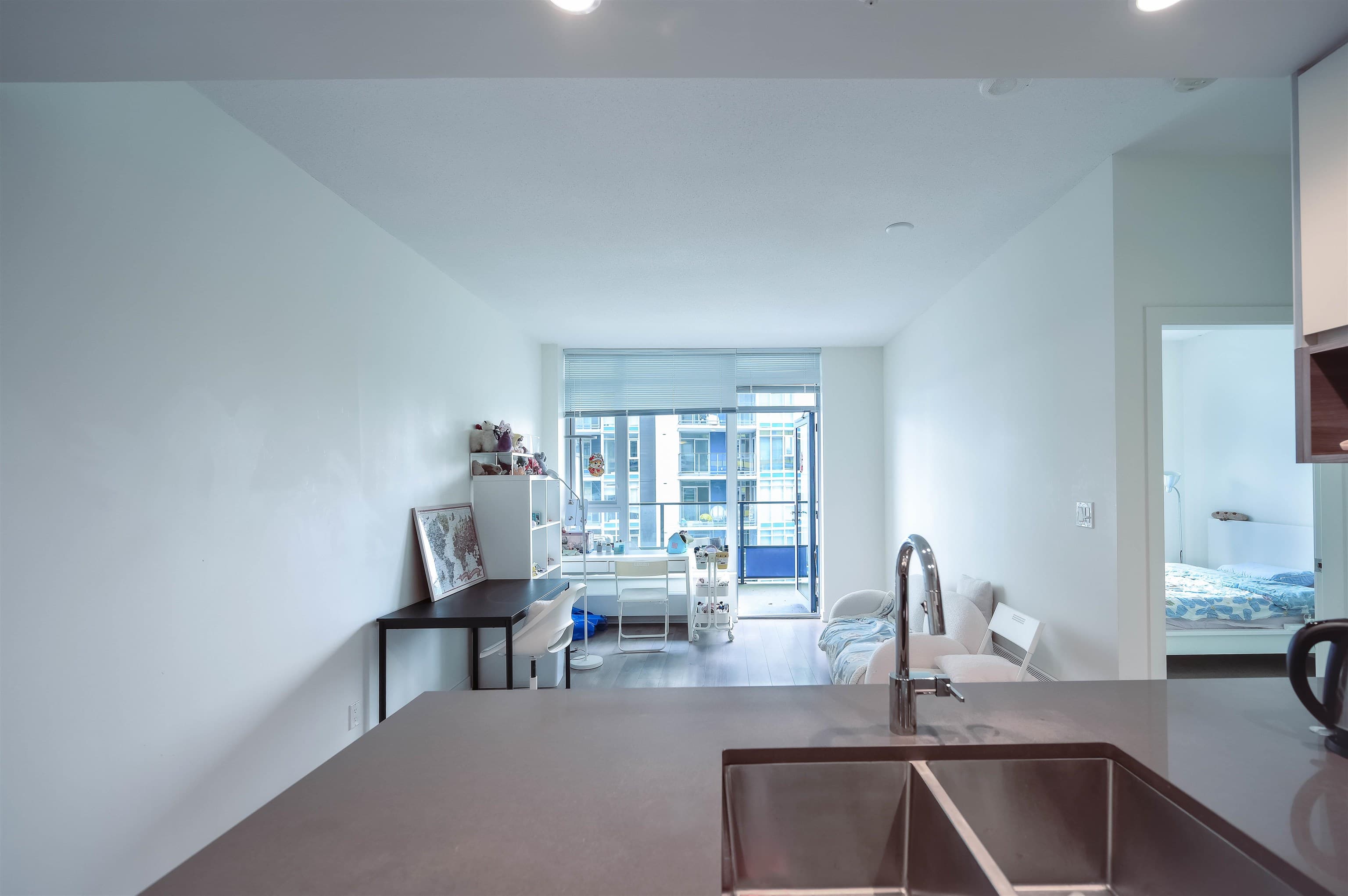 801 - 8850 University Crescent, Burnaby, V5A 4Y8 — photo 3