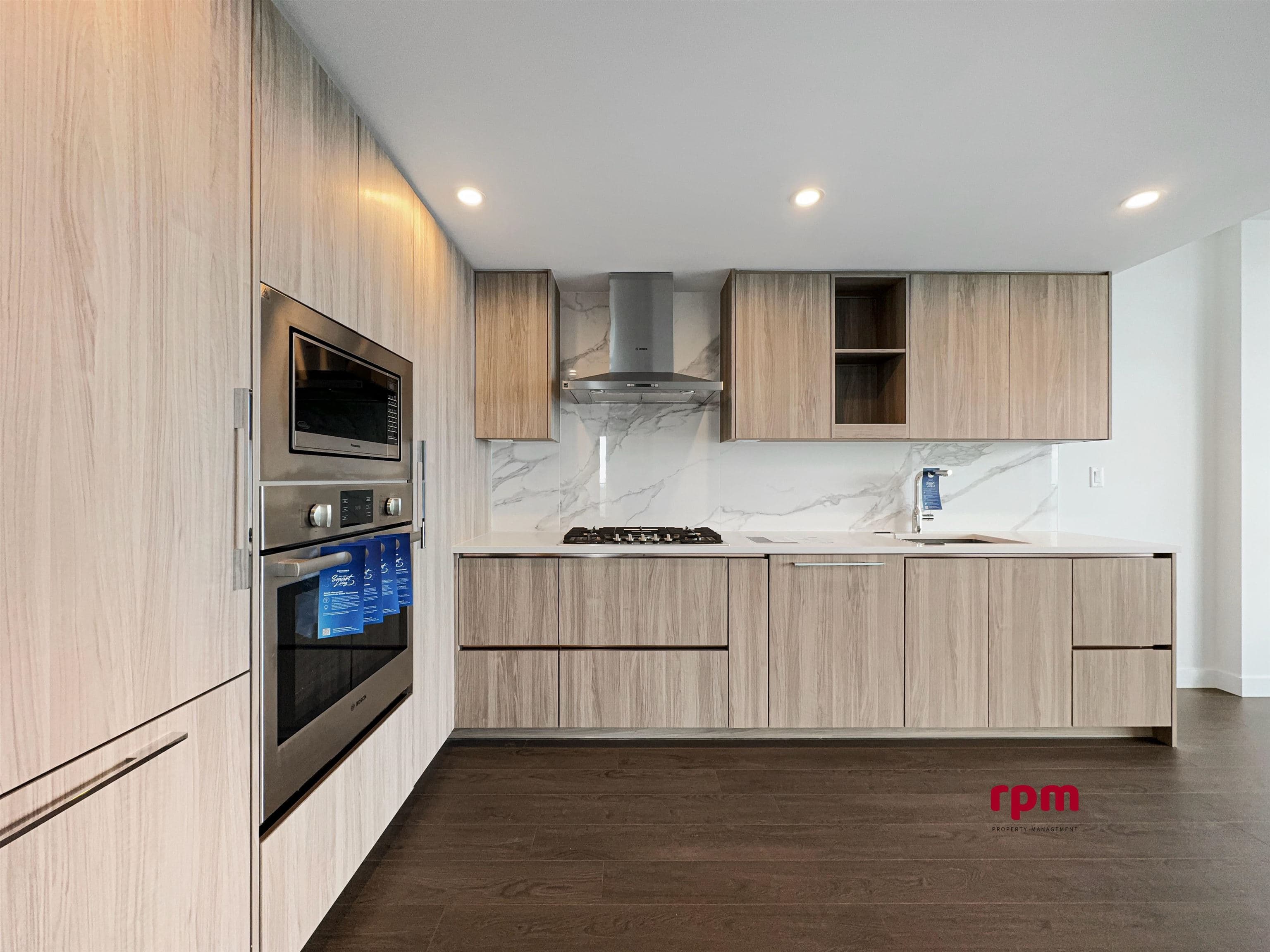 34xx - 13778 100 Avenue, Surrey, V3T 0V3 — photo 2