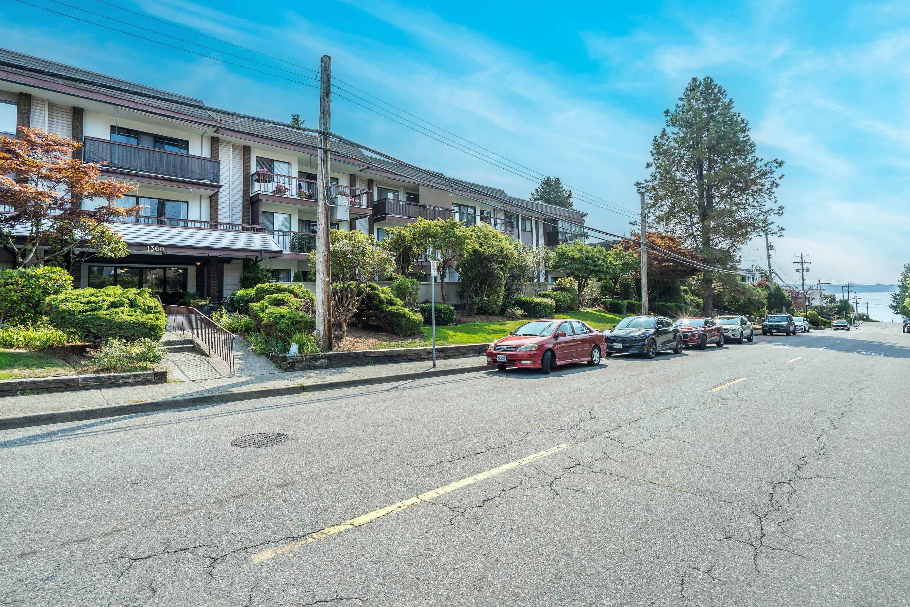 303 - 1360 Martin Street, White Rock, V4B 3W5 — photo 1