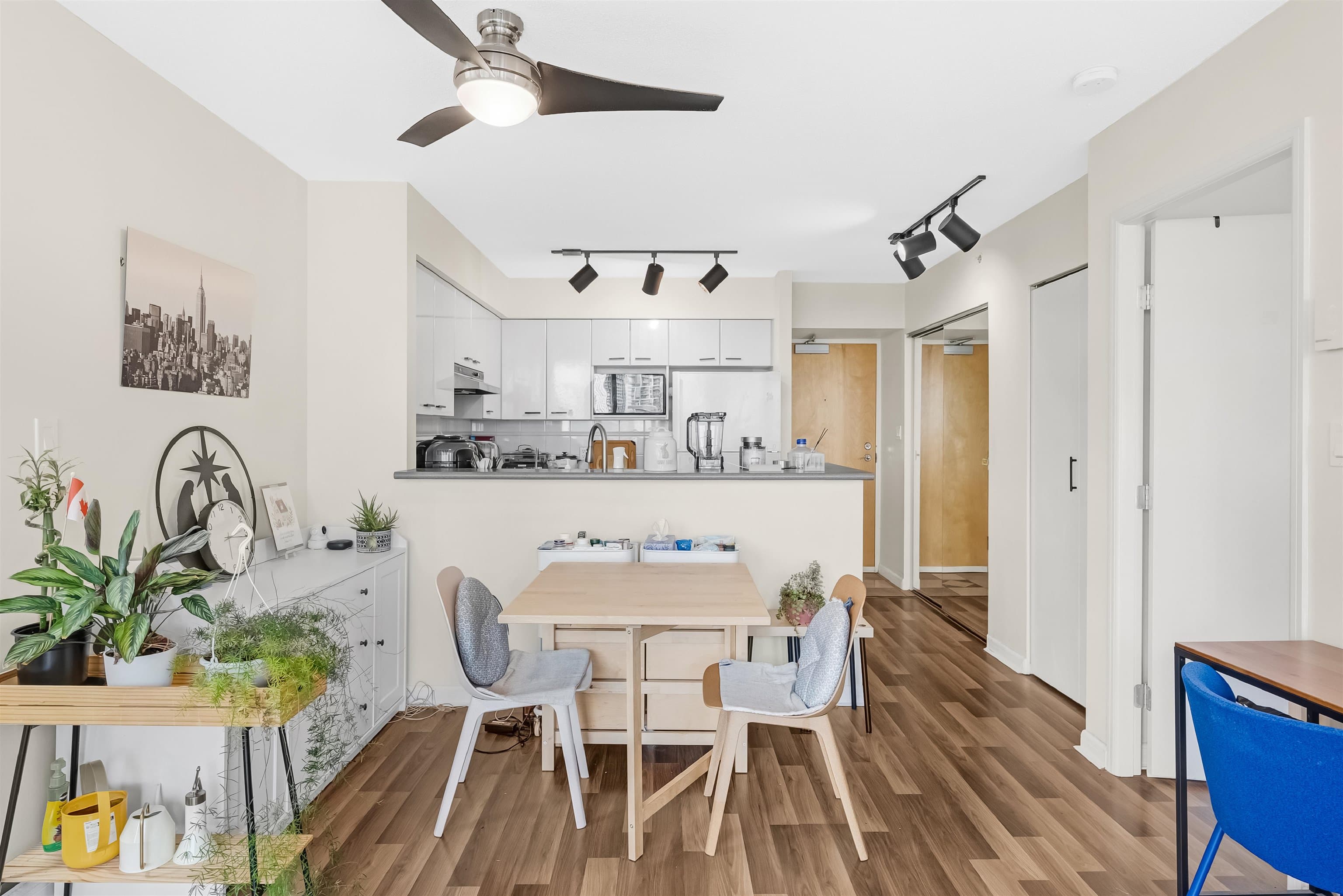 1201 - 6088 Willingdon Avenue, Burnaby, V5H 4V2 — photo 5