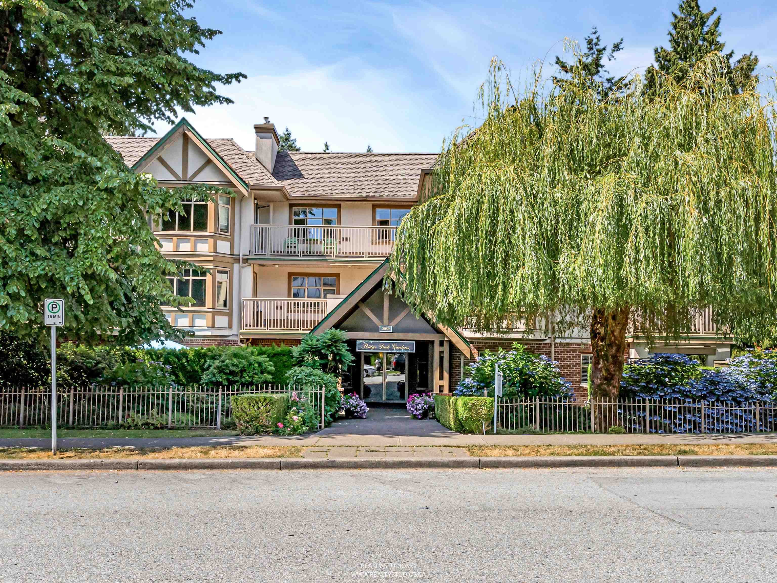 413 - 2059 Chesterfield Avenue, North Vancouver