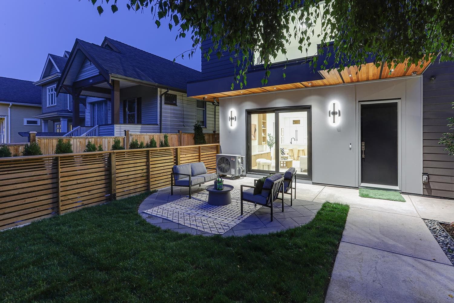 1 - 944 E 13 Avenue, Vancouver, V5T 2L6 — photo 2