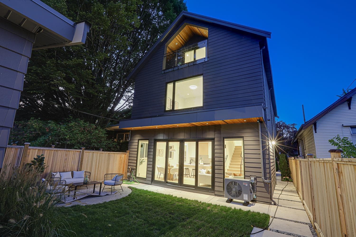 2 - 944 E 13 Avenue, Vancouver