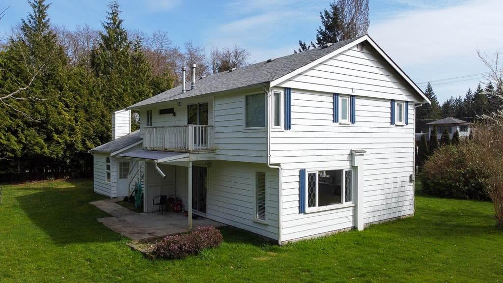 1186 Sunshine Coast Highway, Gibsons