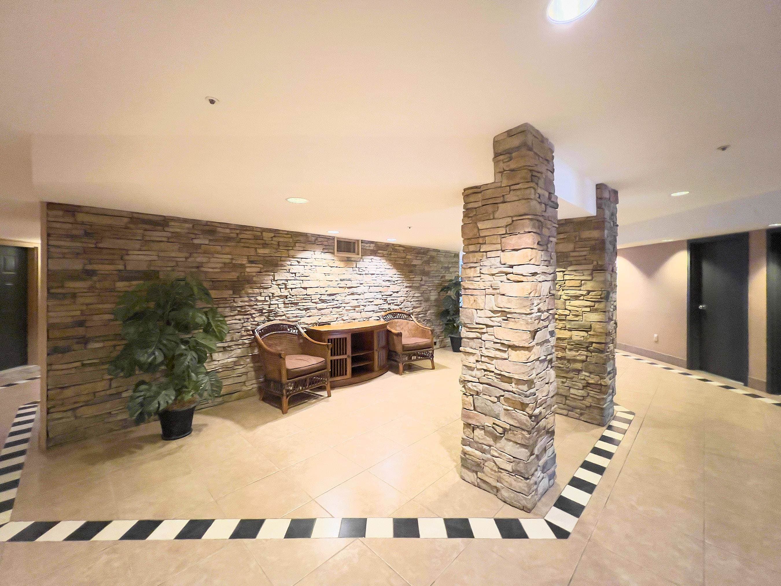 204 - 2700 Mccallum Road, Abbotsford, V2S 6X9 — photo 2