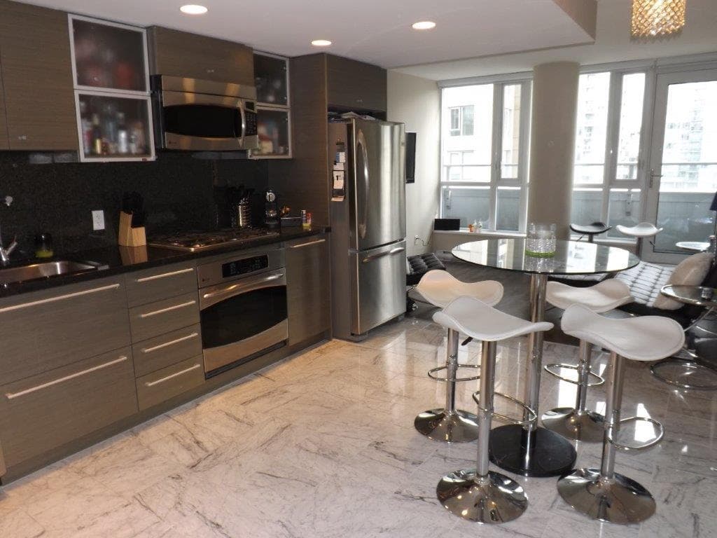704 - 833 Seymour Street, Vancouver, V6B 0G4 — photo 1