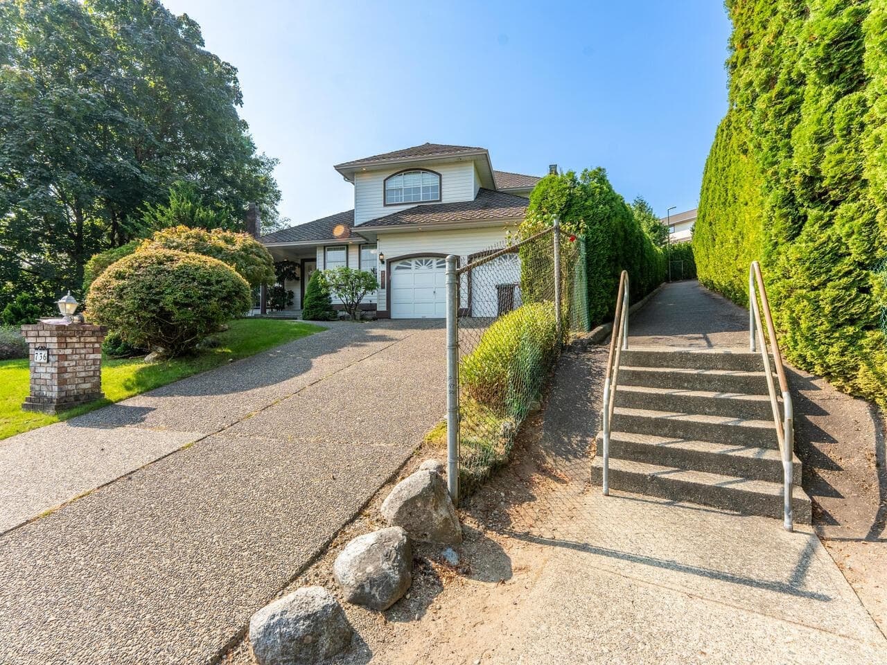 736 Clearwater Way, Coquitlam, V3C 6A3 — photo 2