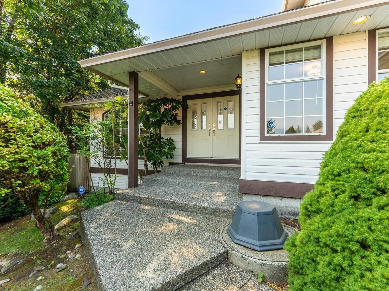 736 Clearwater Way, Coquitlam, V3C 6A3 — photo 3