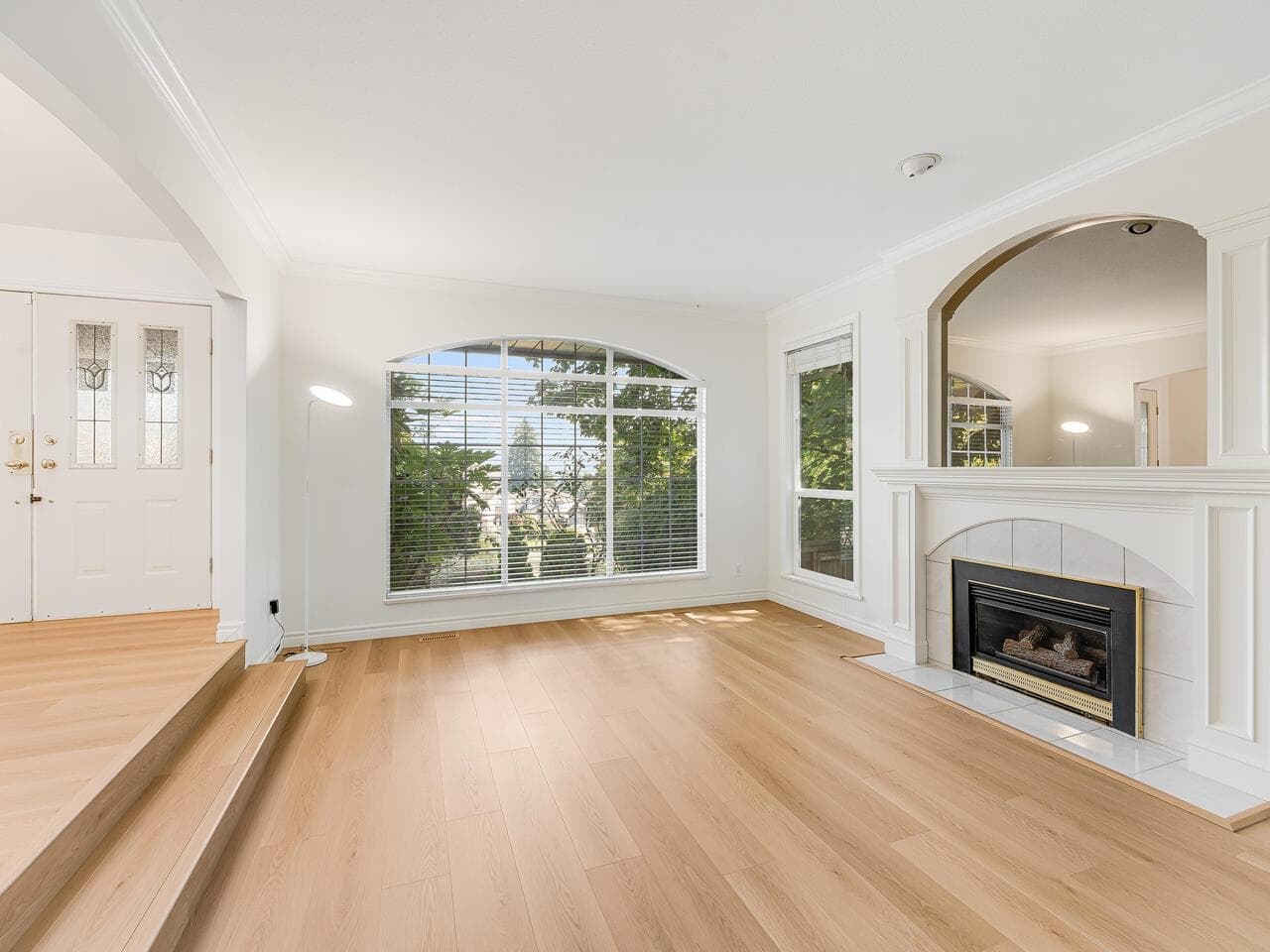 736 Clearwater Way, Coquitlam, V3C 6A3 — photo 5