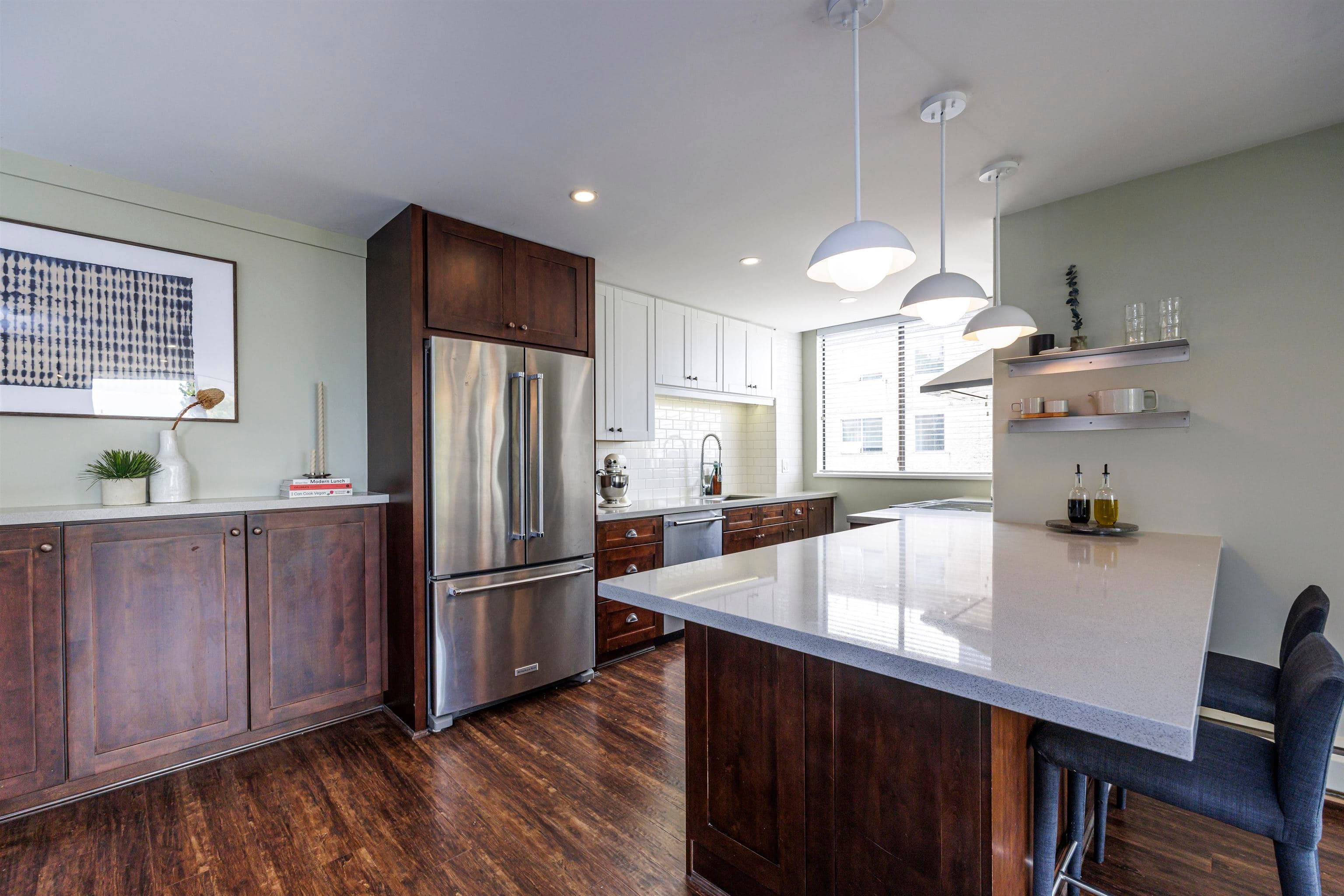 302 - 540 Lonsdale Avenue, North Vancouver, V7M 2G7 — photo 2