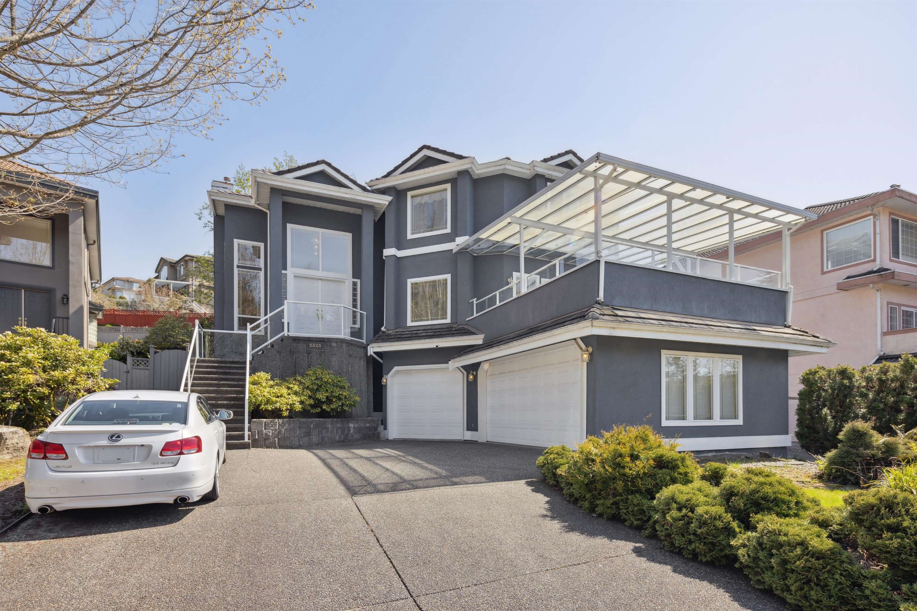2525 Sapphire Place, Coquitlam
