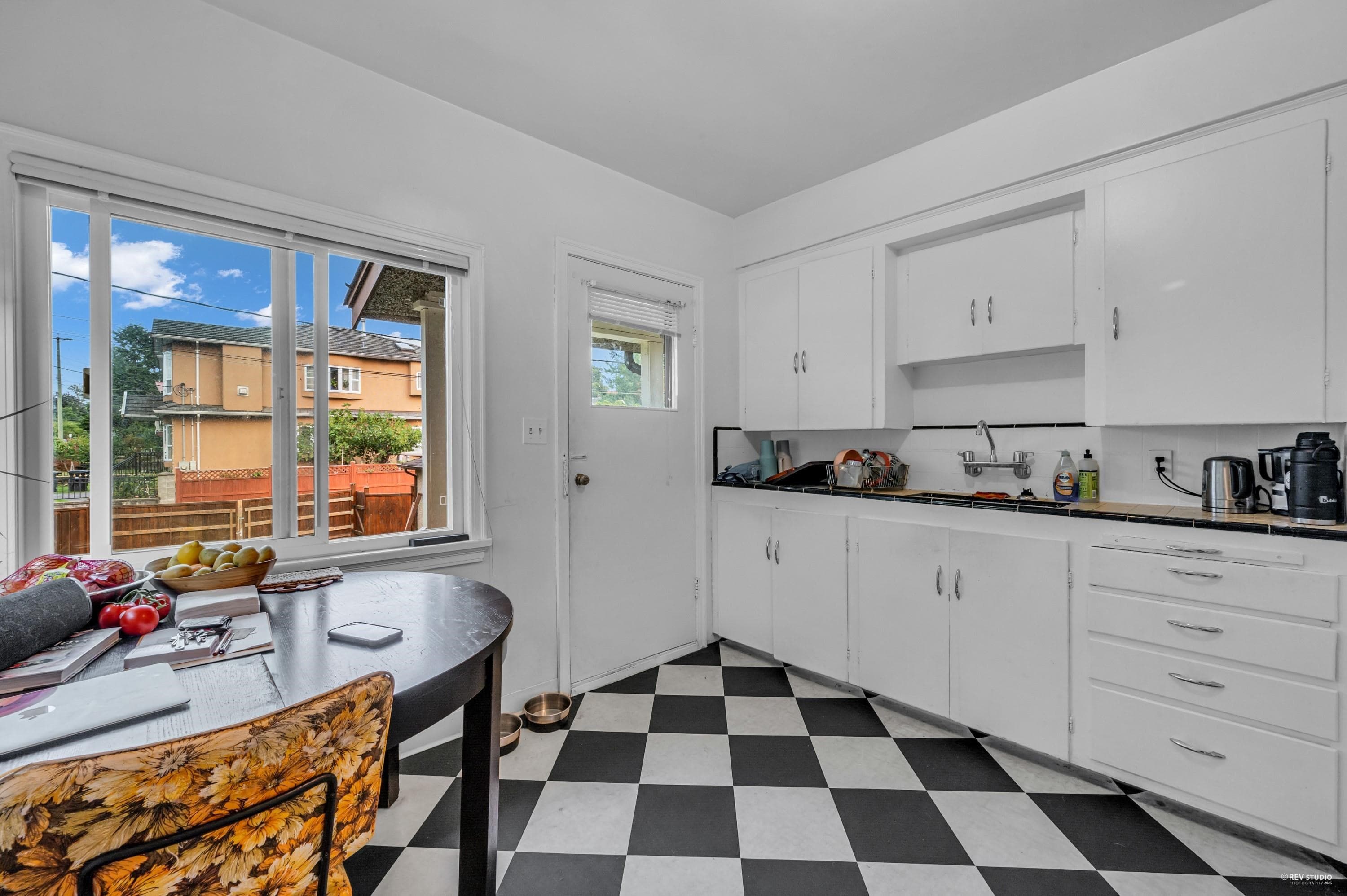 5514 Smith Avenue, Burnaby, V5H 2K8 — photo 5