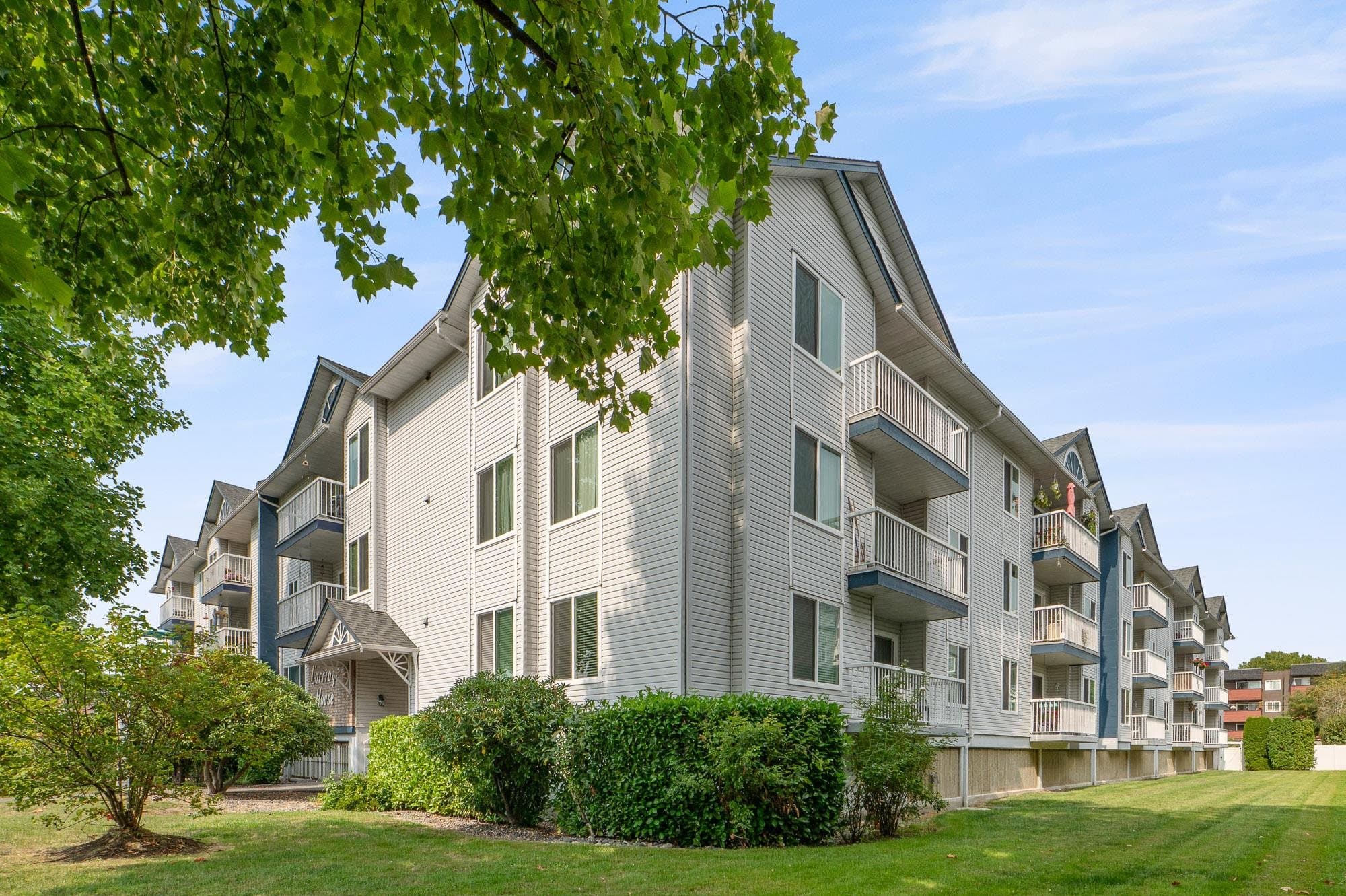 309 - 17695 58 Avenue, Surrey, V3S 1L5 — photo 2