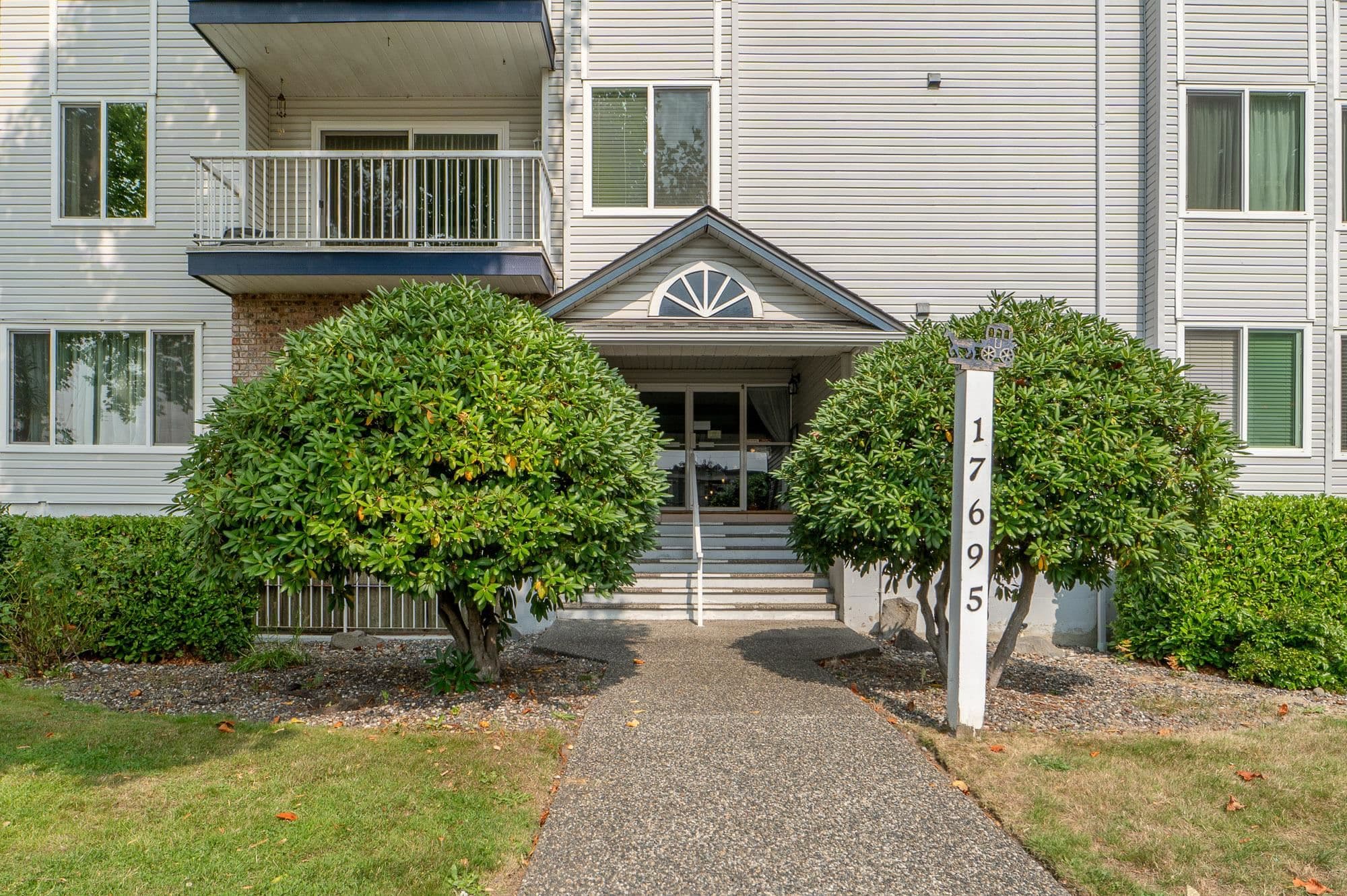 309 - 17695 58 Avenue, Surrey, V3S 1L5 — photo 4