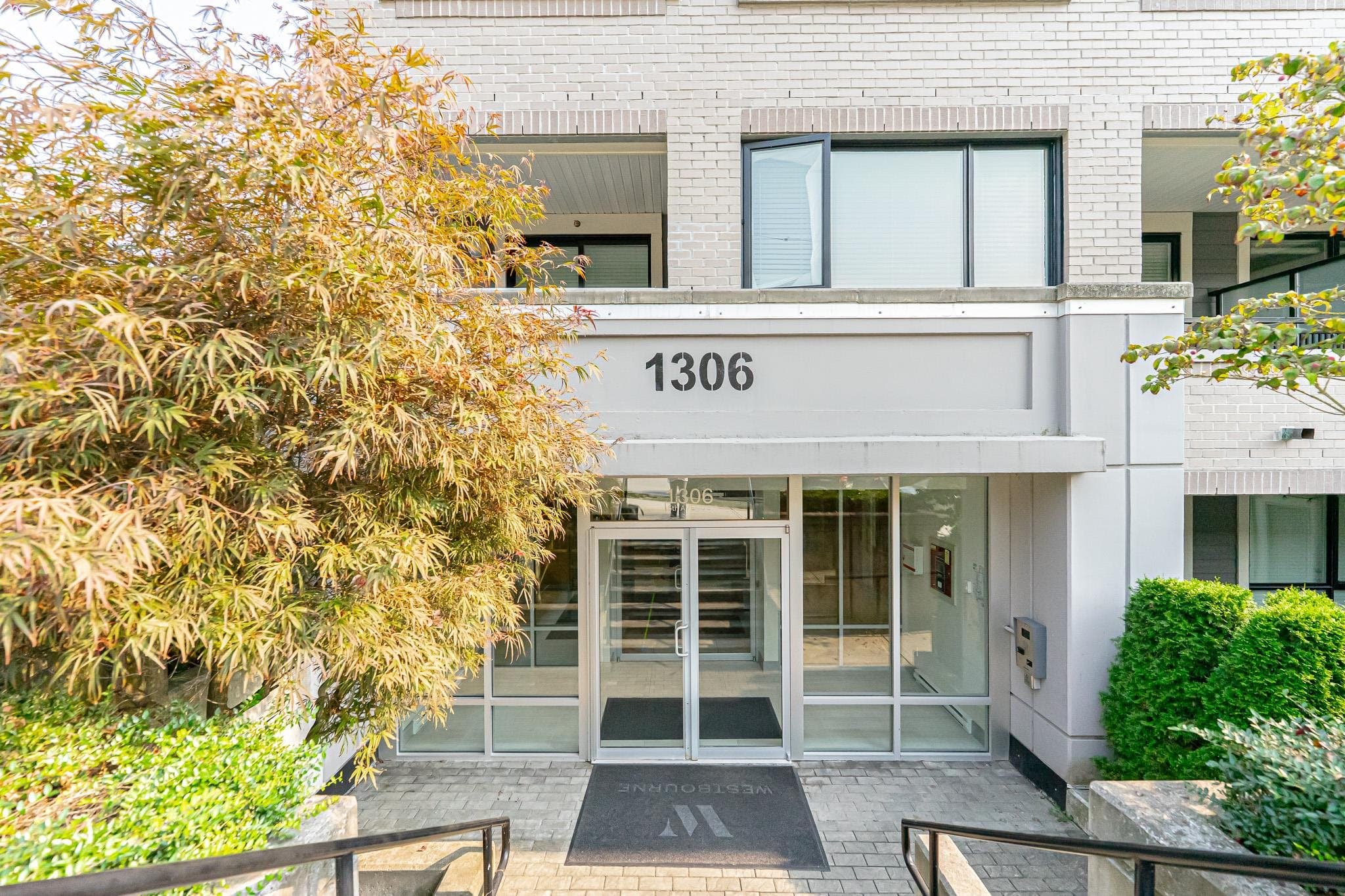 PH-03 - 1306 Fifth Avenue, New Westminster, V3M 0K5 — photo 2