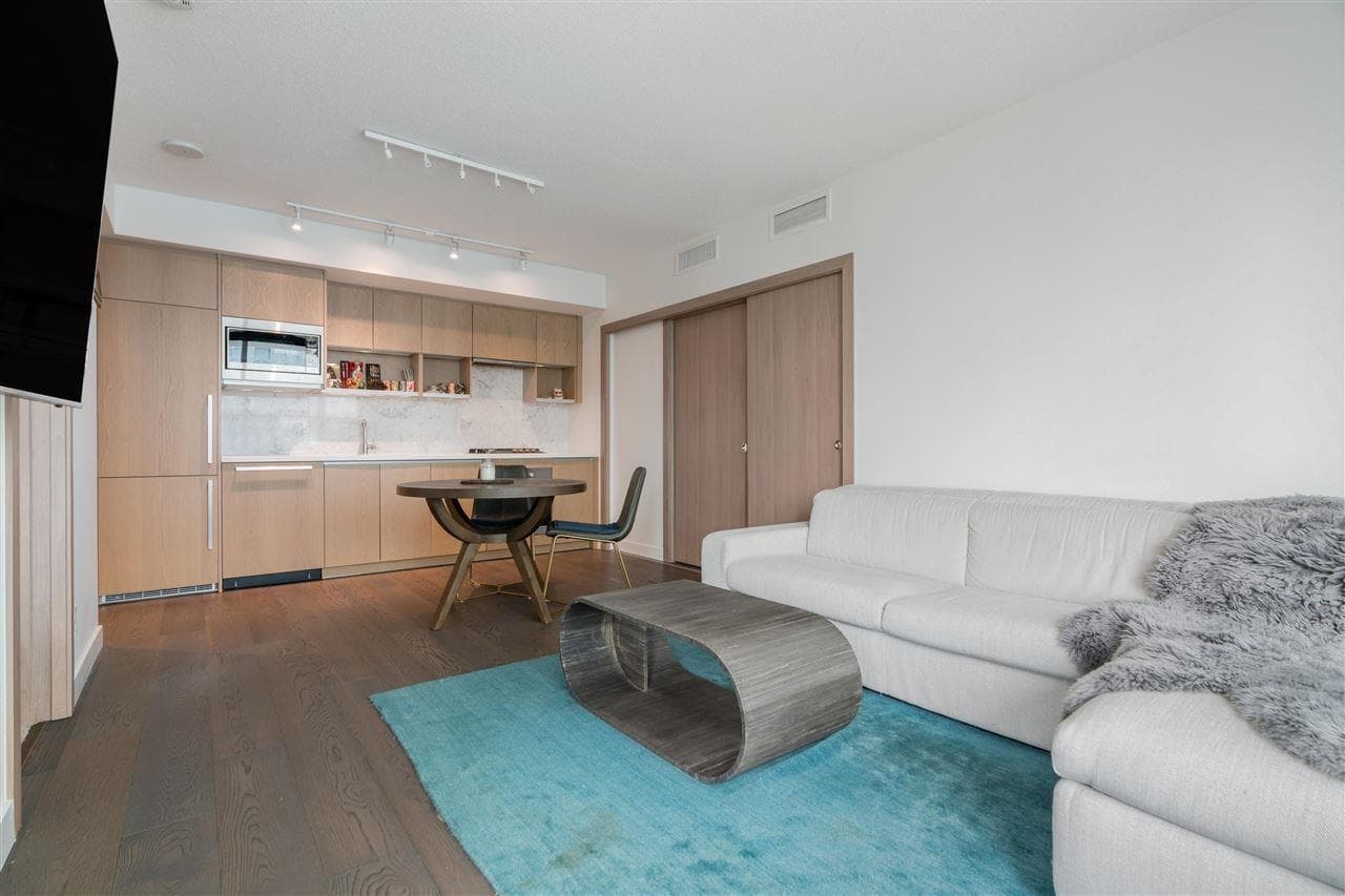 1917 - 68 Smithe Street, Vancouver, V6B 0P4 — photo 2