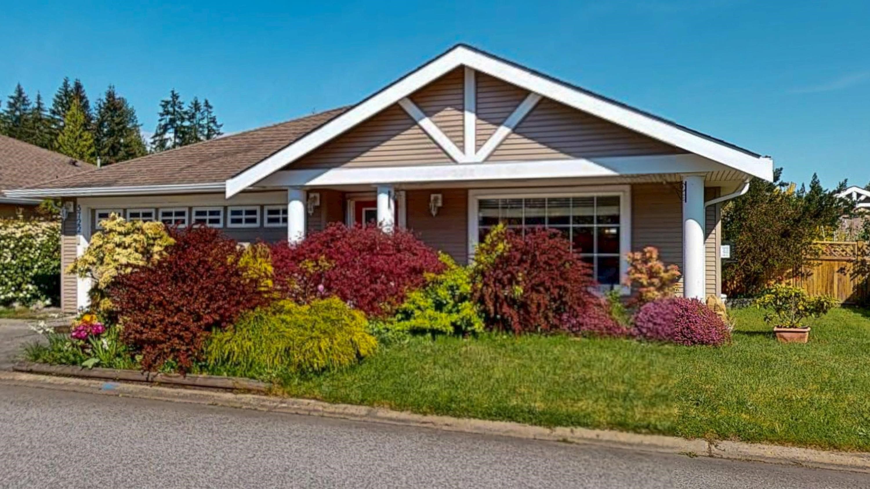 5722 Emily Way, Sechelt, V7Z 0N5 — photo 3