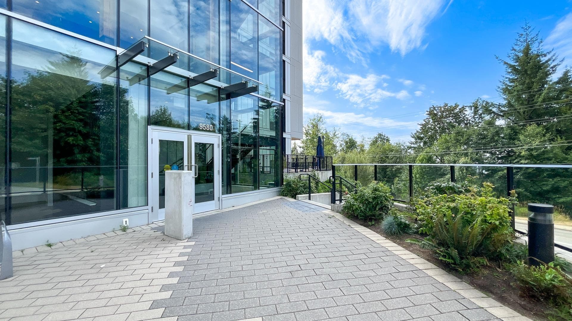 209 - 9580 Tower Road, Burnaby, V5A 0G5 — photo 2