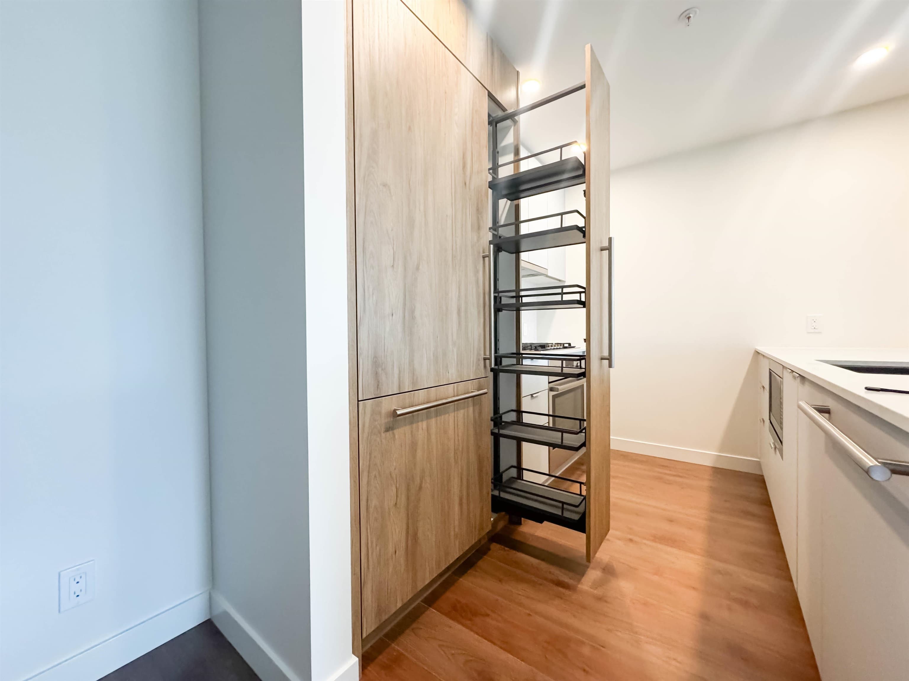 3207 - 537 Cottonwood Avenue, Coquitlam, V3J 0S4 — photo 5