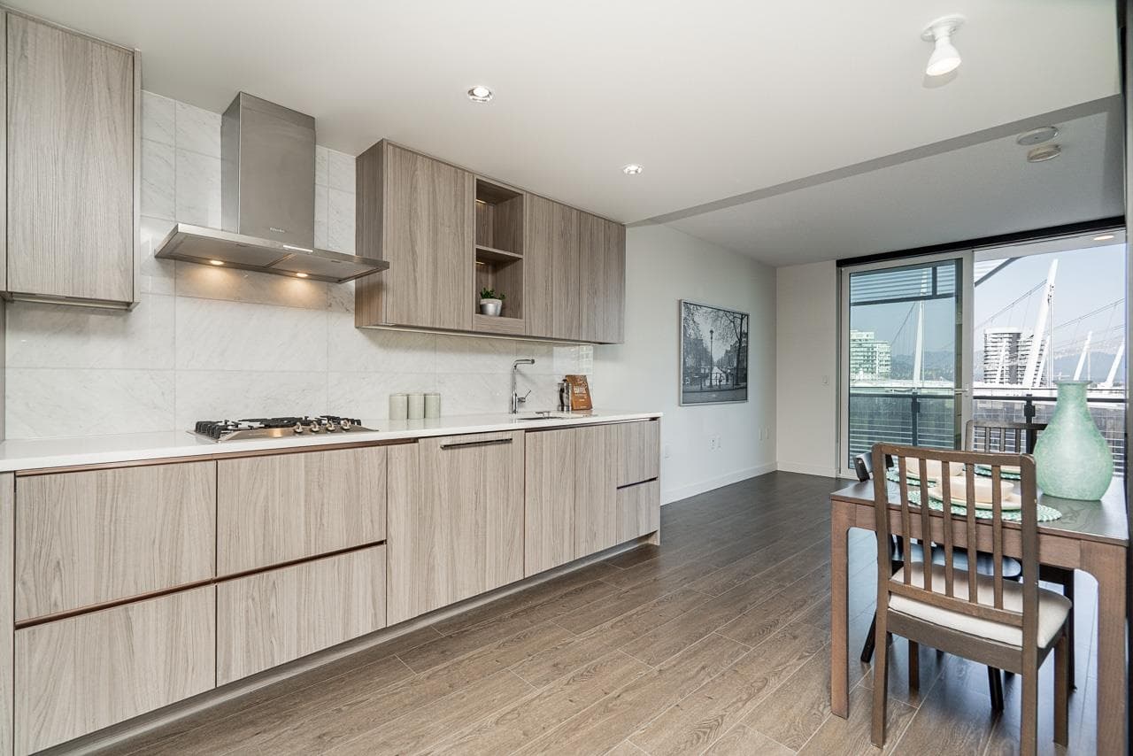 2107 - 89 Nelson Street, Vancouver, V6Z 0E7 — photo 3