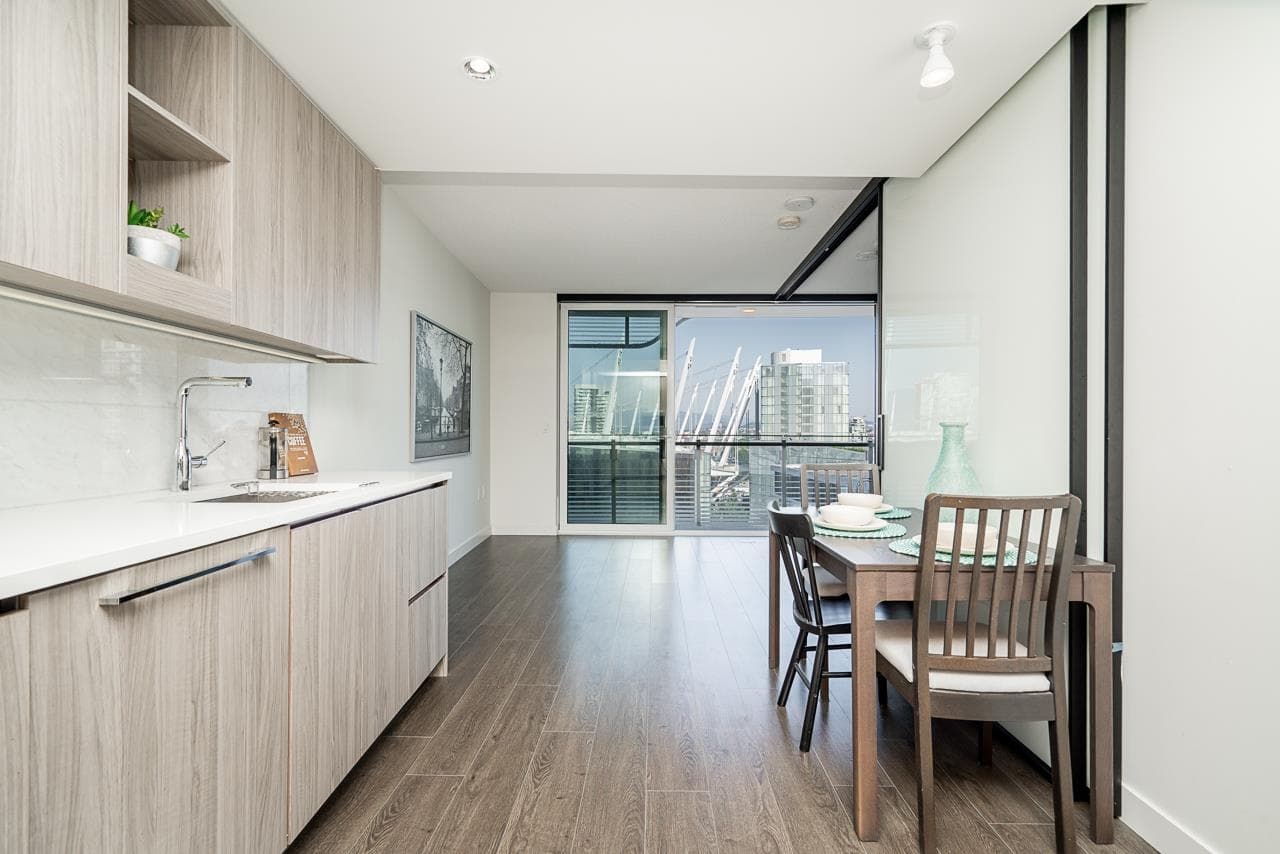 2107 - 89 Nelson Street, Vancouver, V6Z 0E7 — photo 4